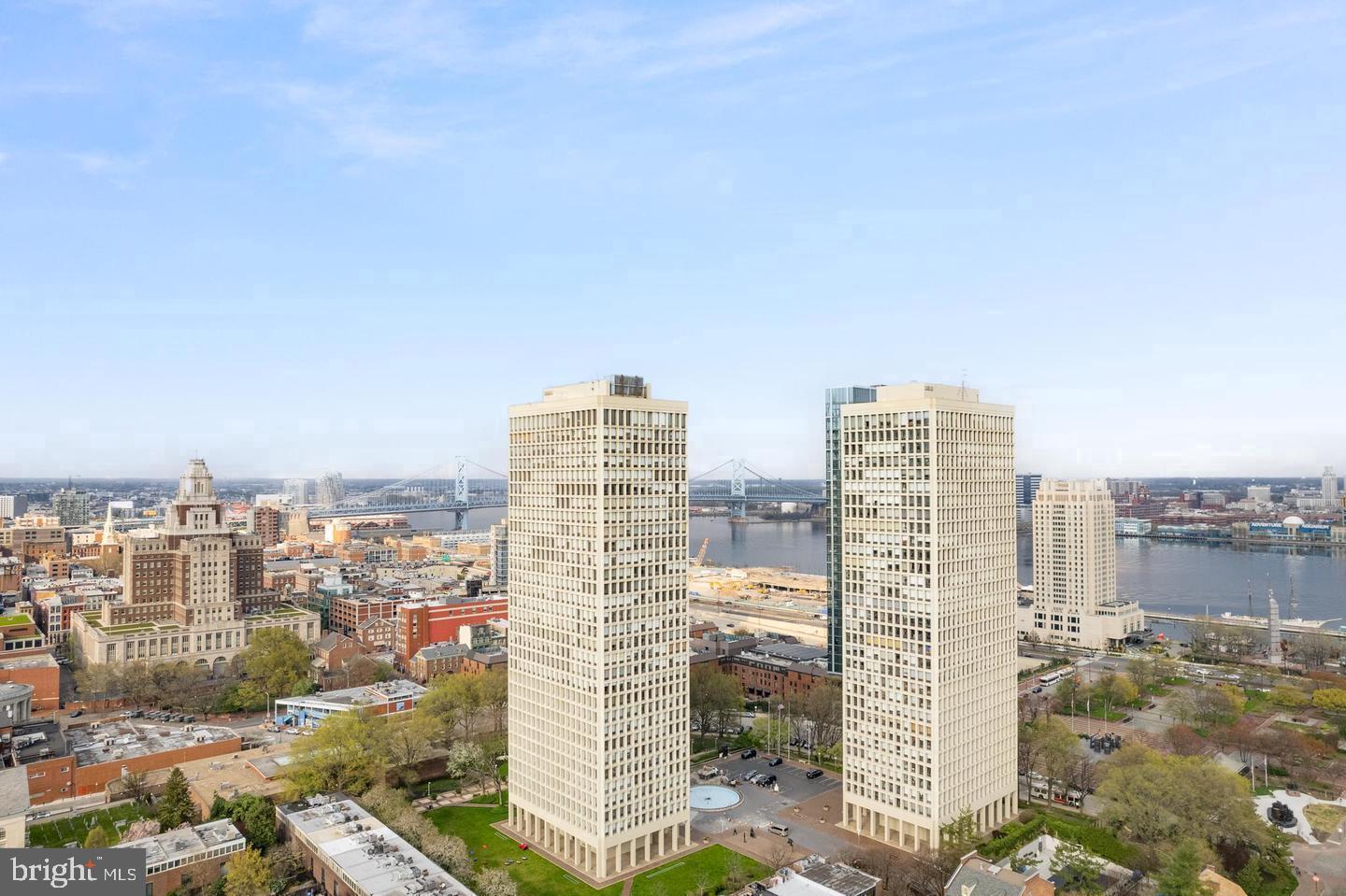 220 LOCUST STREET 9HS