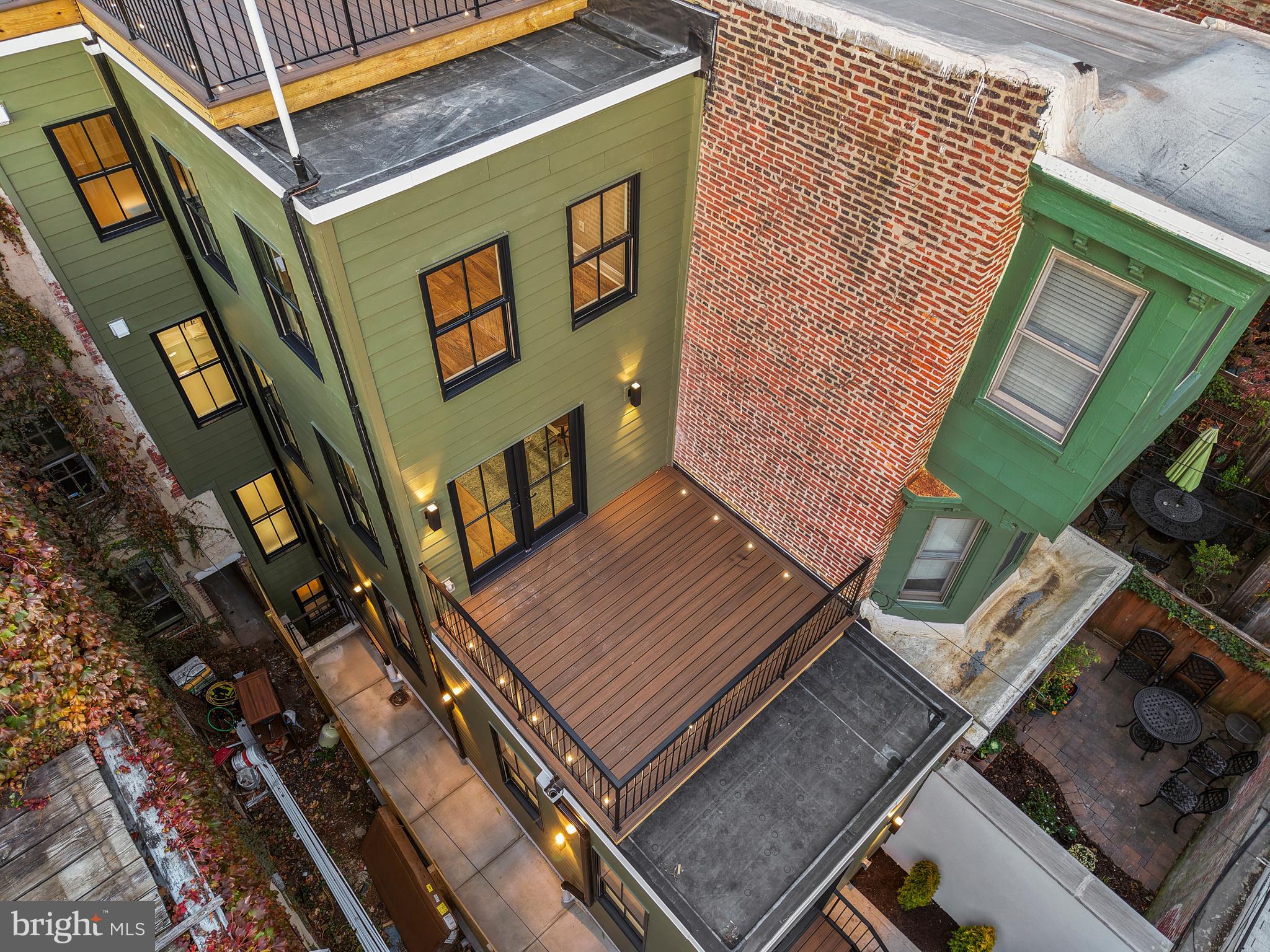 2214 MOUNT VERNON STREET