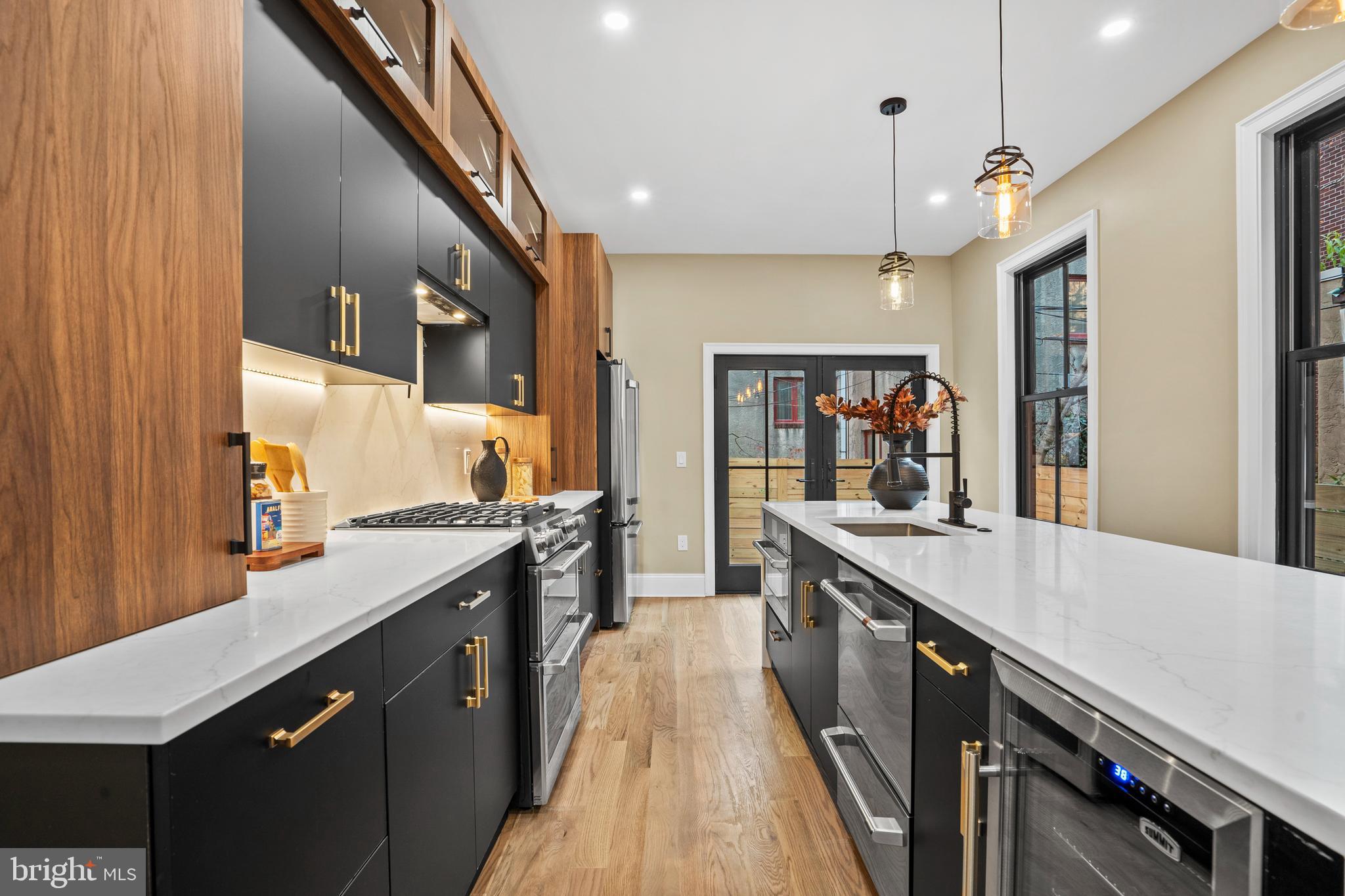 2214 MOUNT VERNON STREET