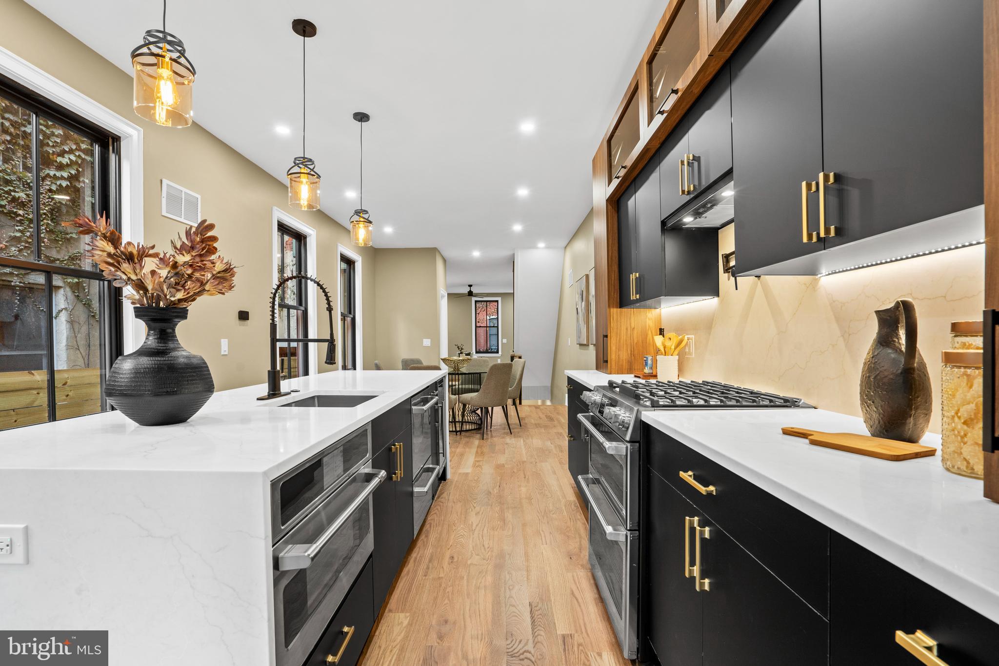 2214 MOUNT VERNON STREET