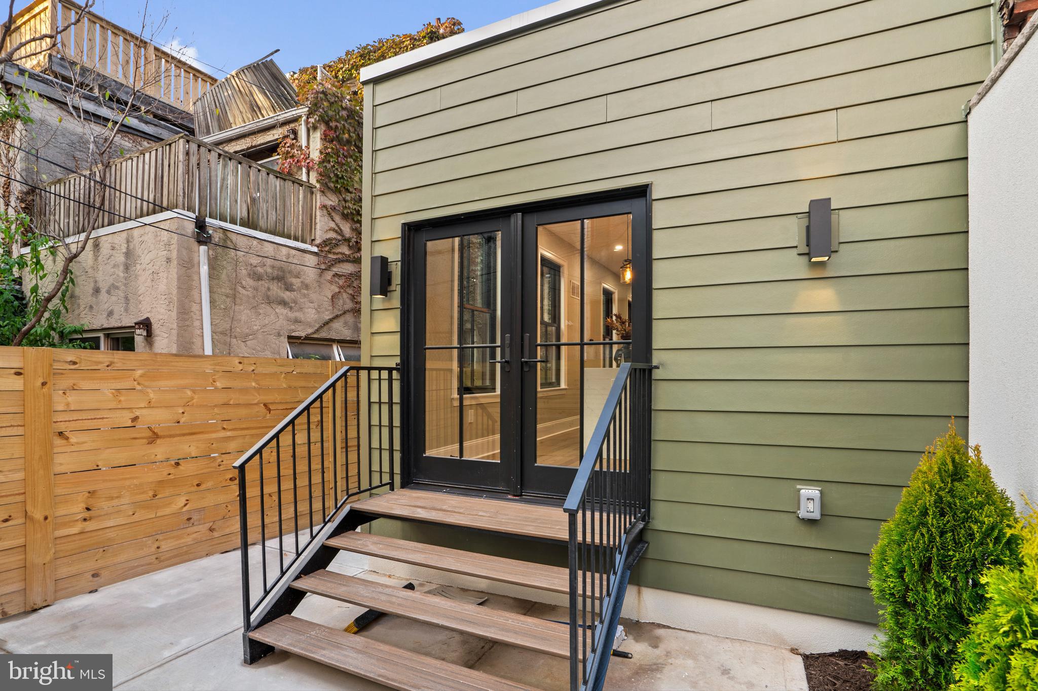 2214 MOUNT VERNON STREET