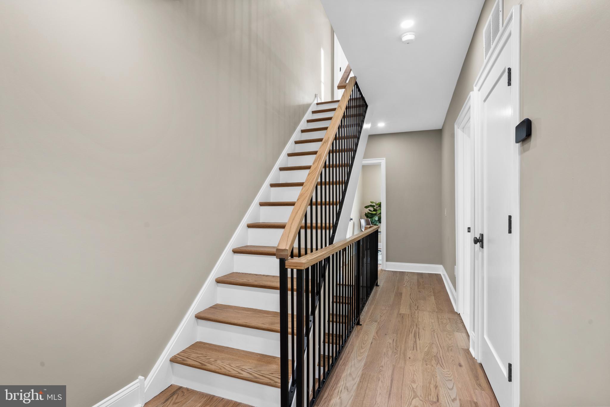 2214 MOUNT VERNON STREET