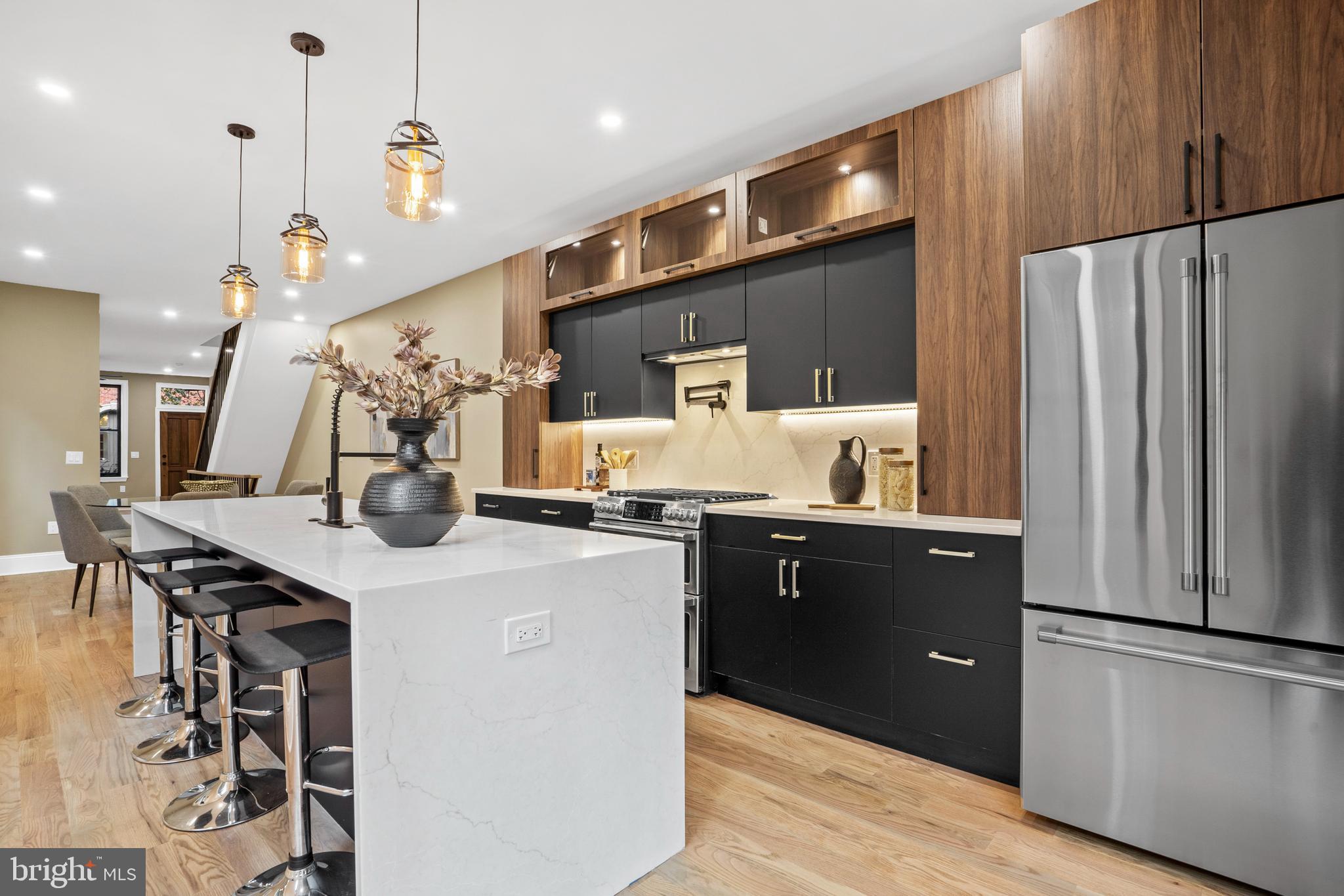 2214 MOUNT VERNON STREET