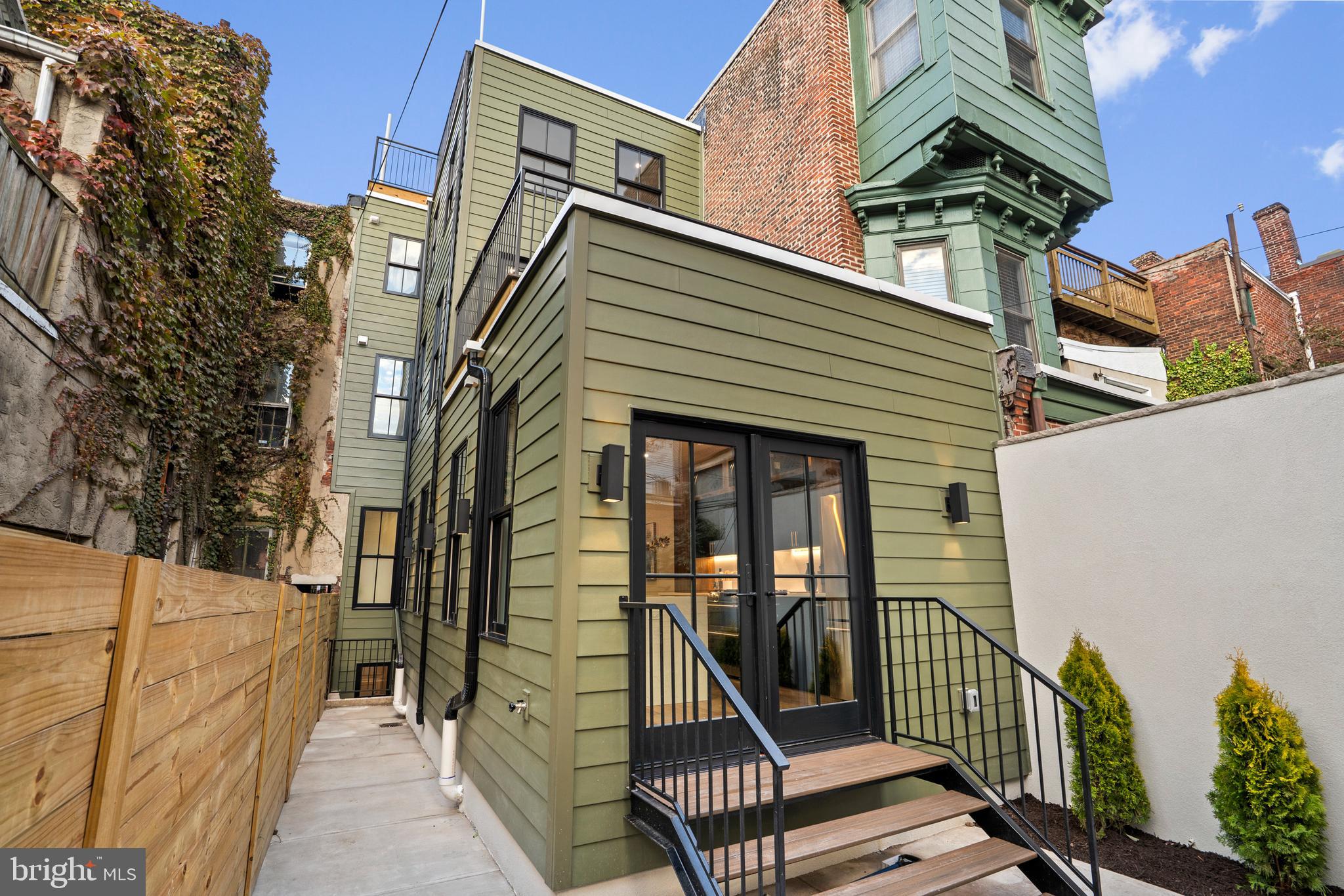 2214 MOUNT VERNON STREET