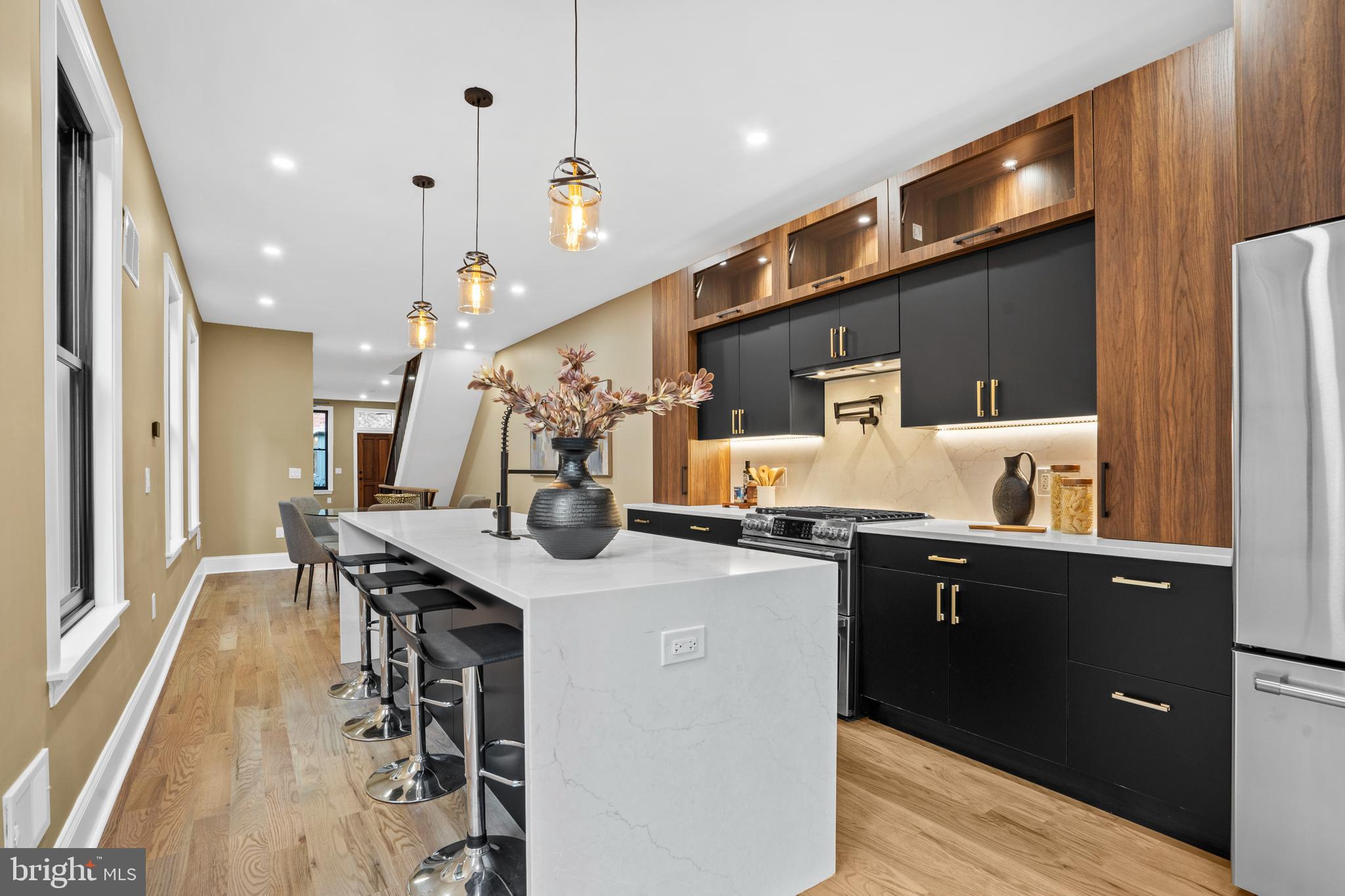 2214 MOUNT VERNON STREET