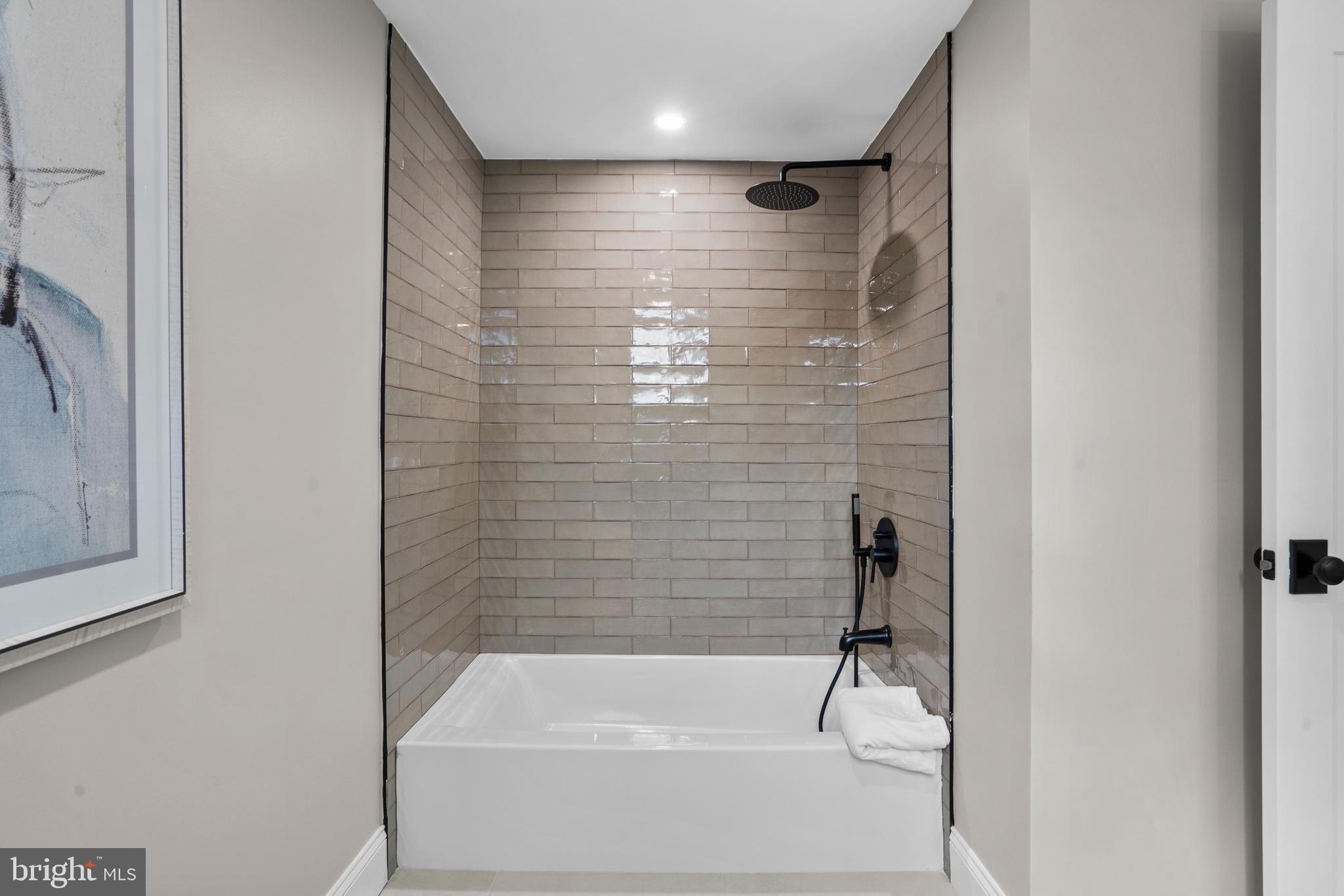 2214 MOUNT VERNON STREET