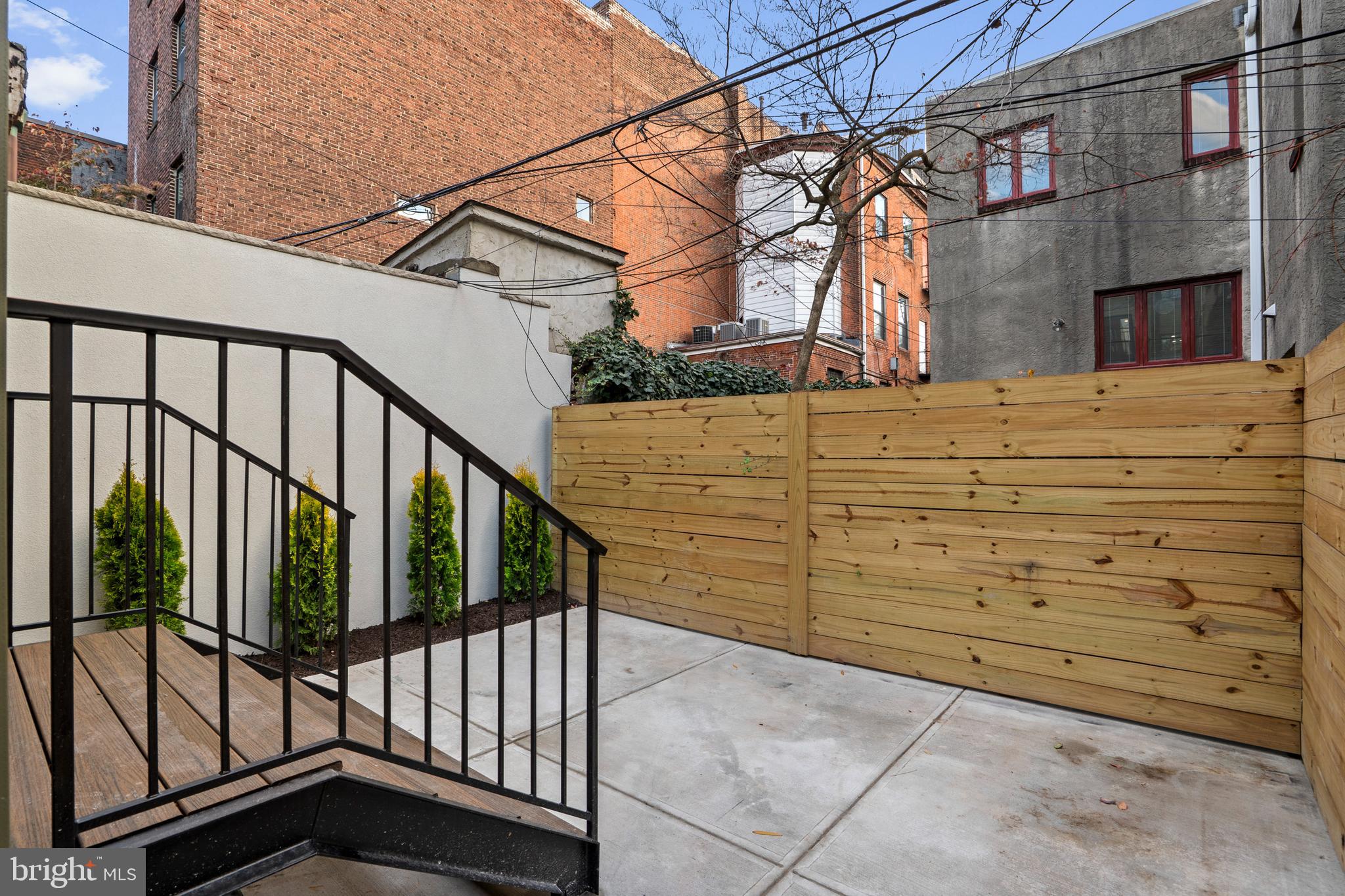 2214 MOUNT VERNON STREET