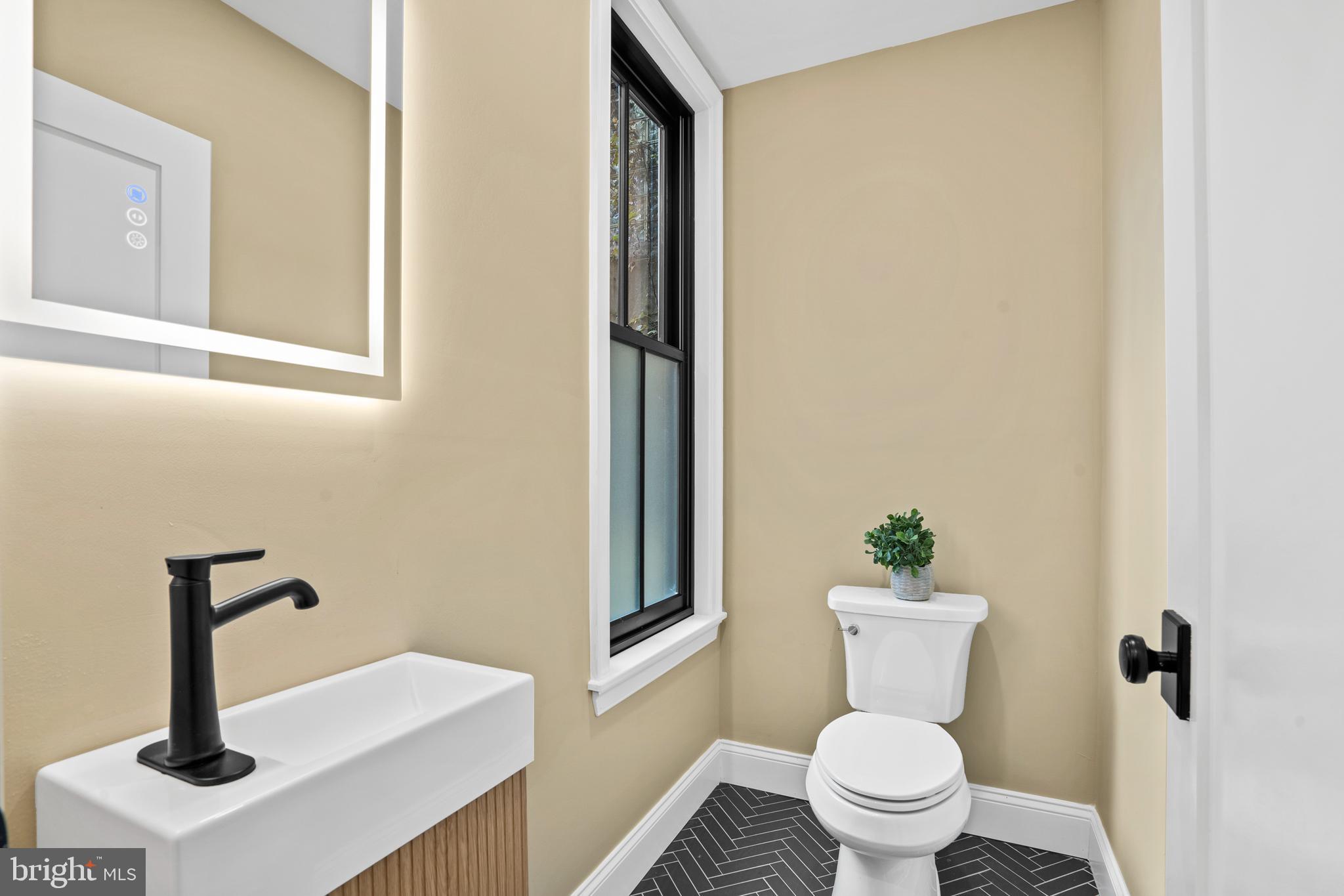 2214 MOUNT VERNON STREET