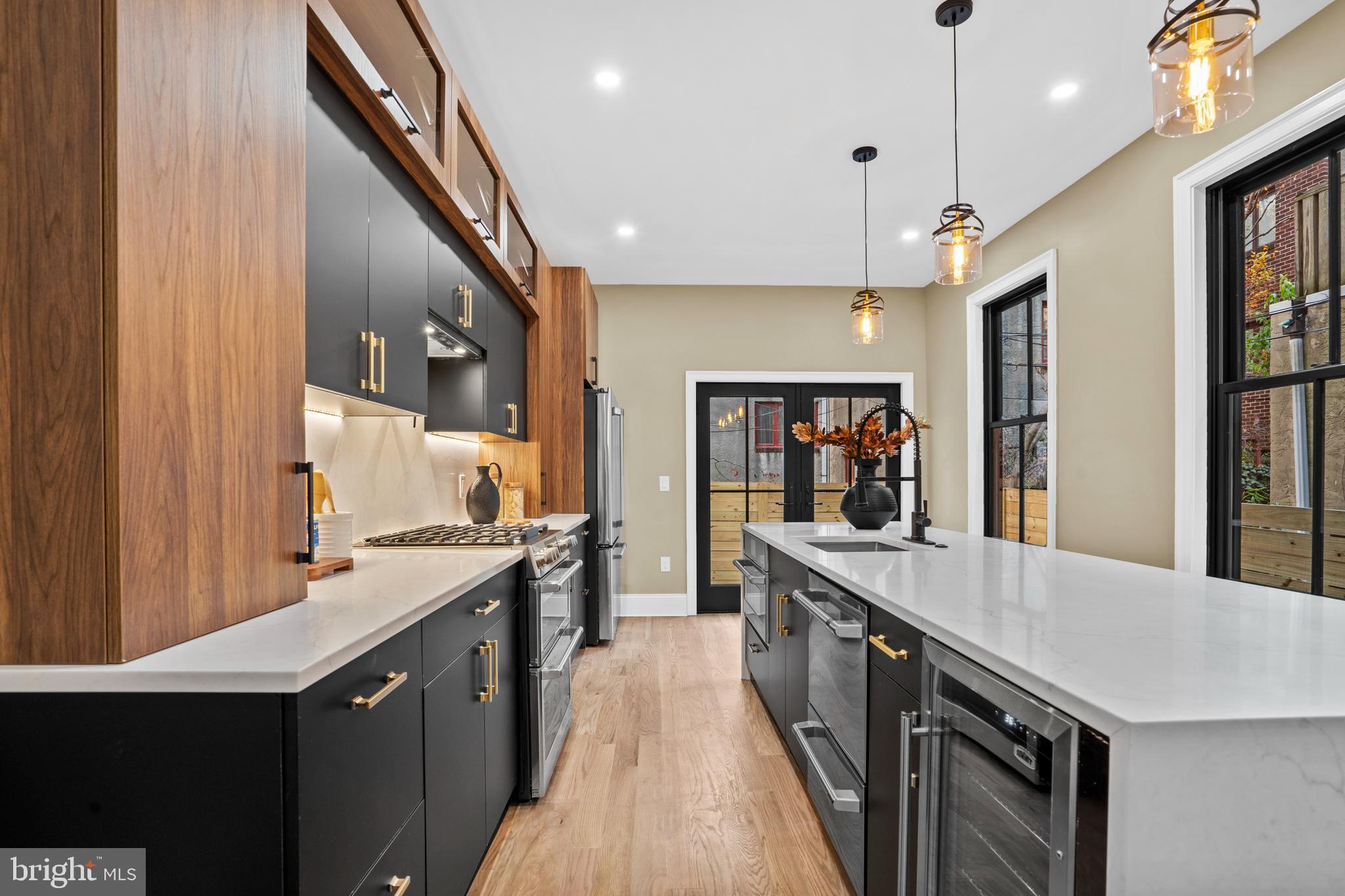 2214 MOUNT VERNON STREET