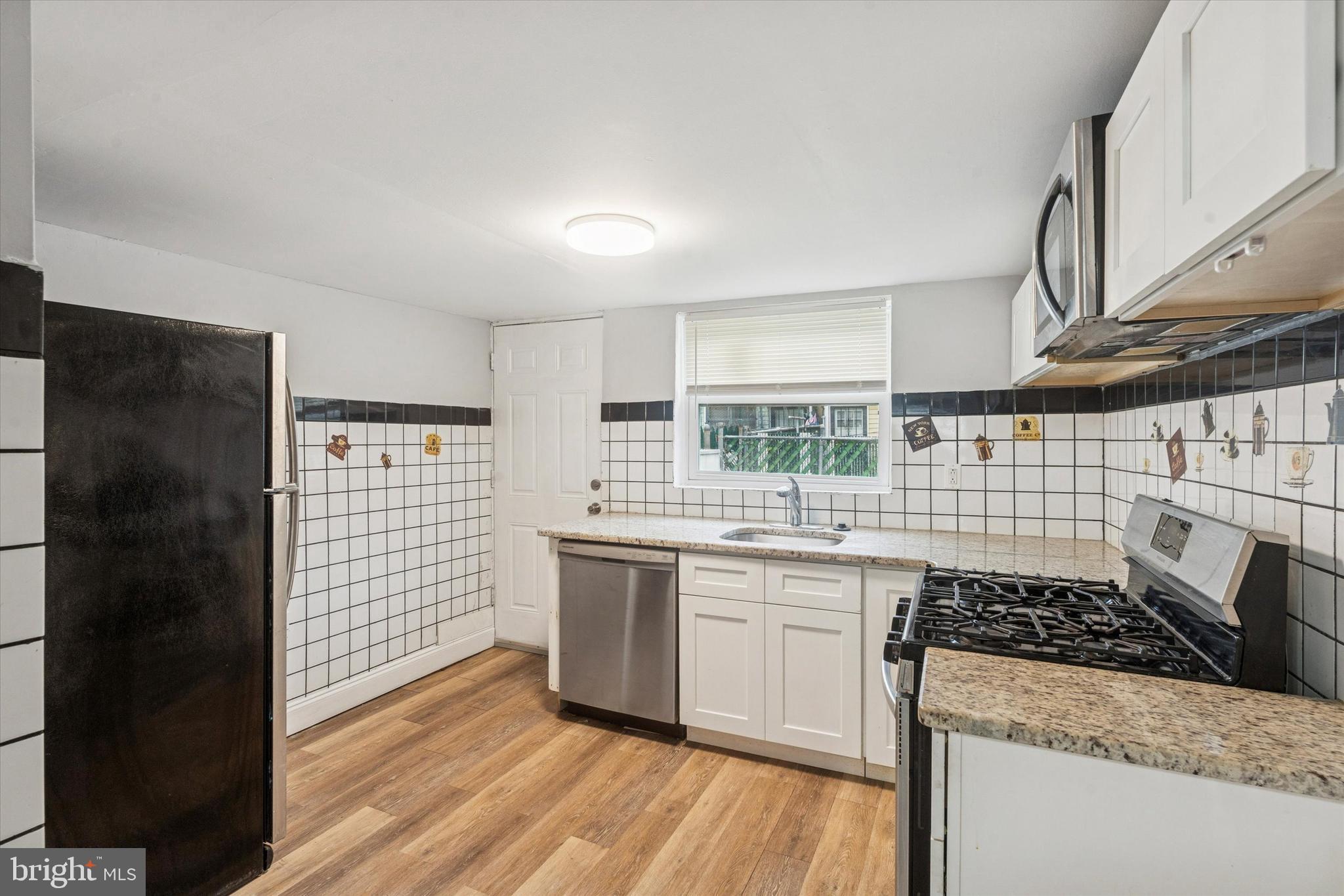 1825 E HAROLD STREET