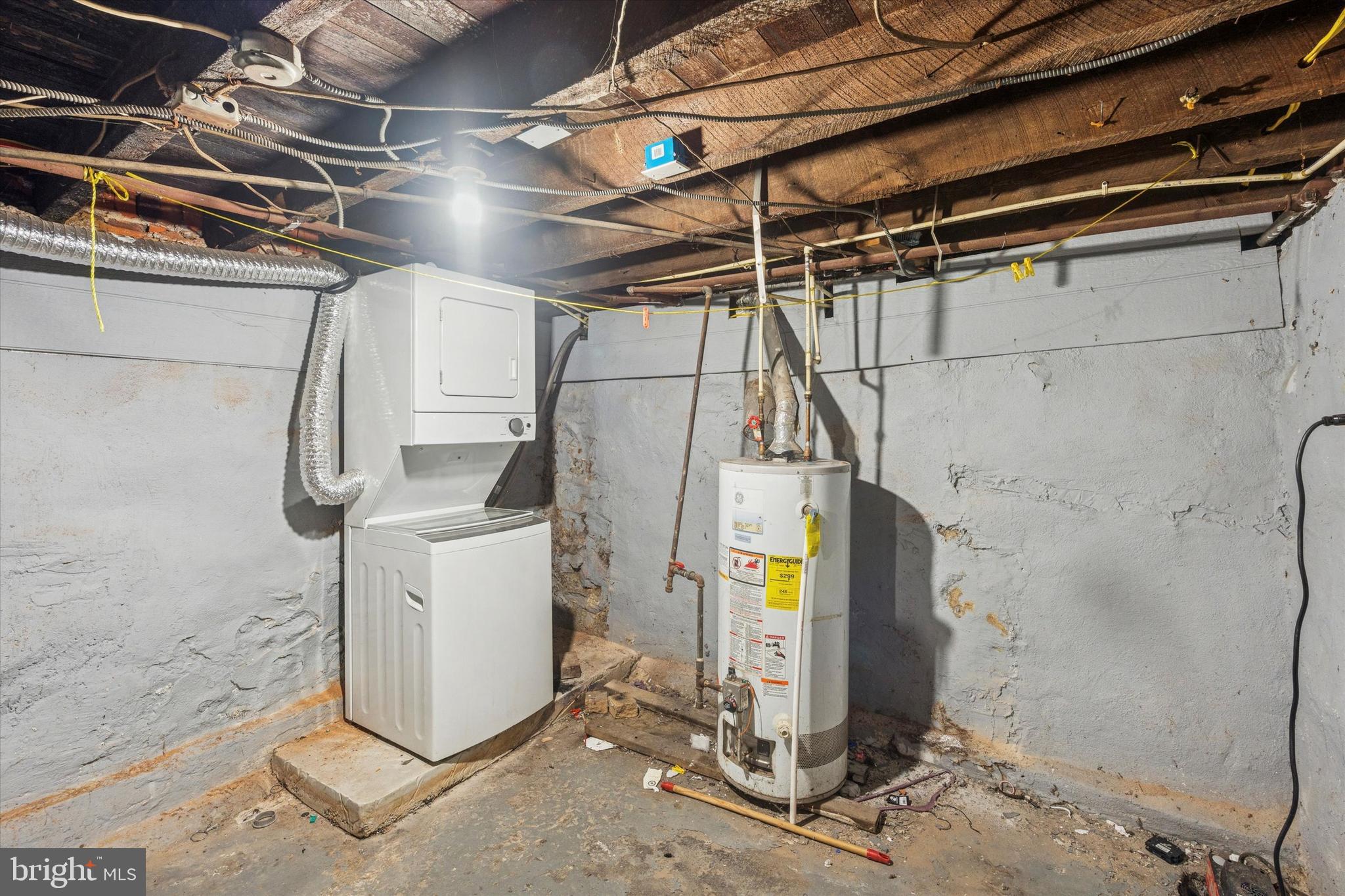 1825 E HAROLD STREET