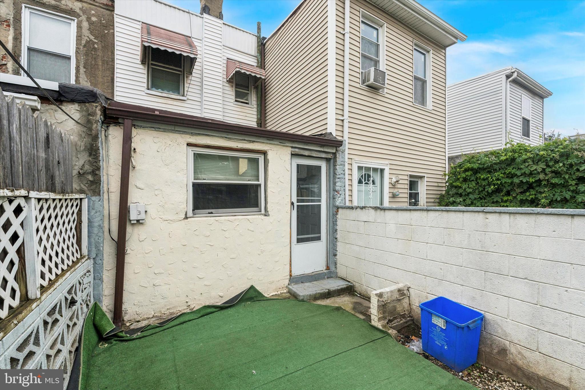 1825 E HAROLD STREET