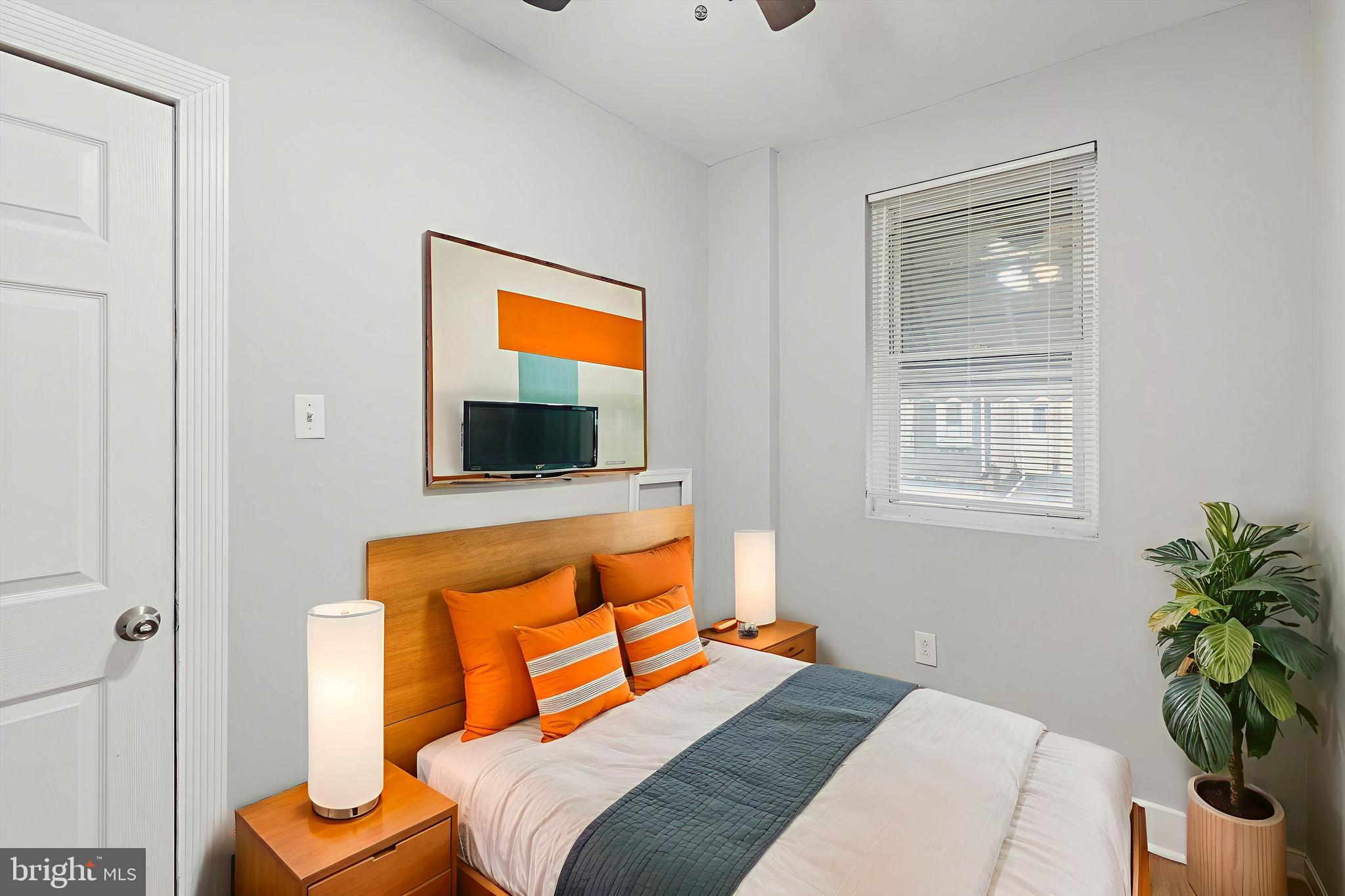 1825 E HAROLD STREET