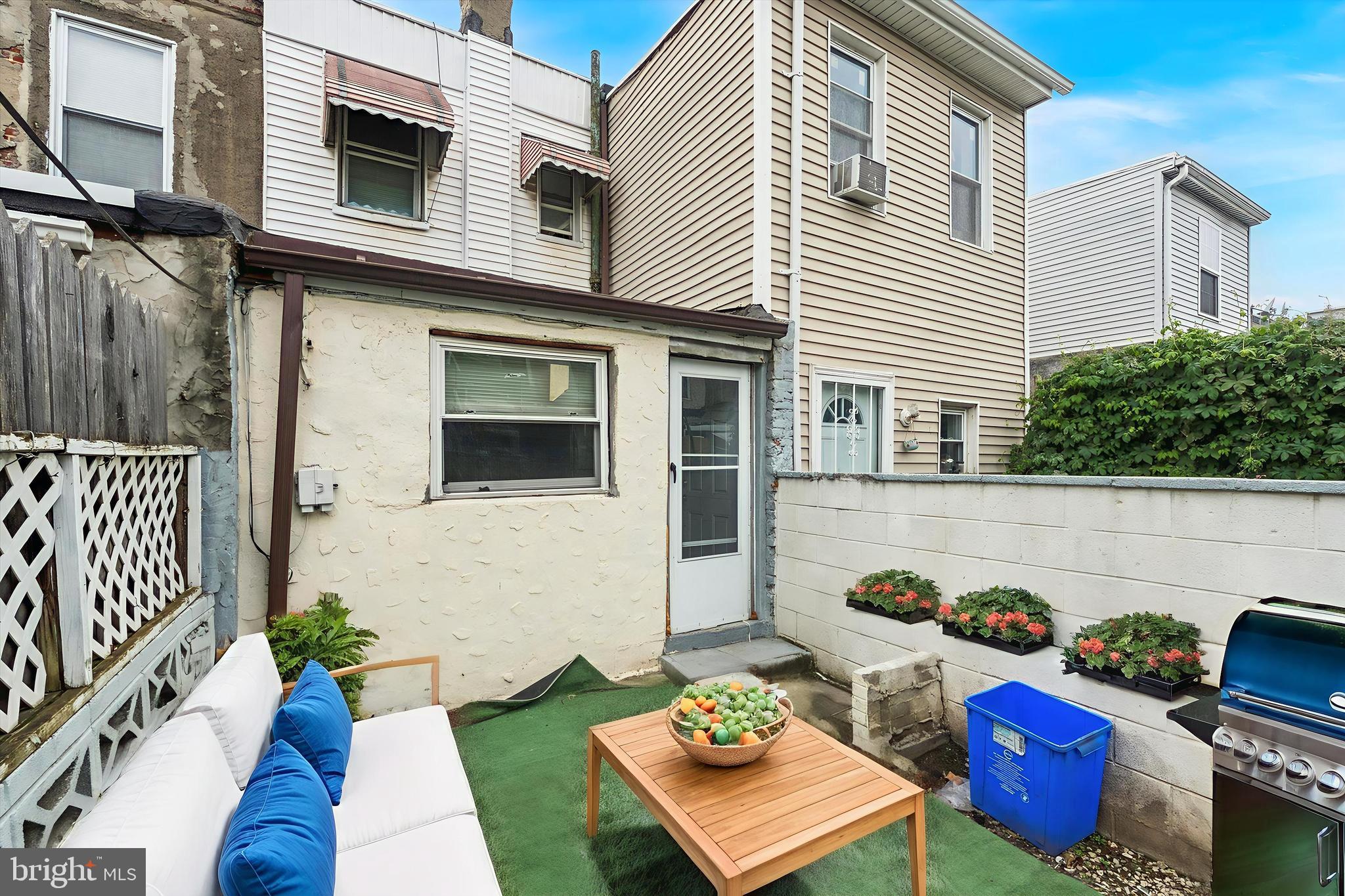 1825 E HAROLD STREET