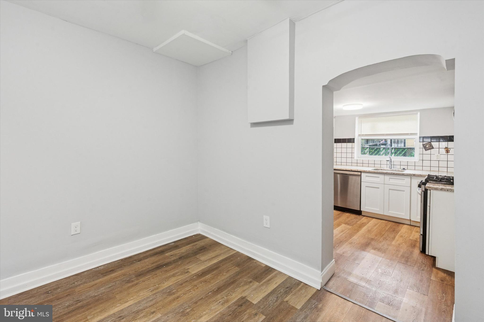 1825 E HAROLD STREET