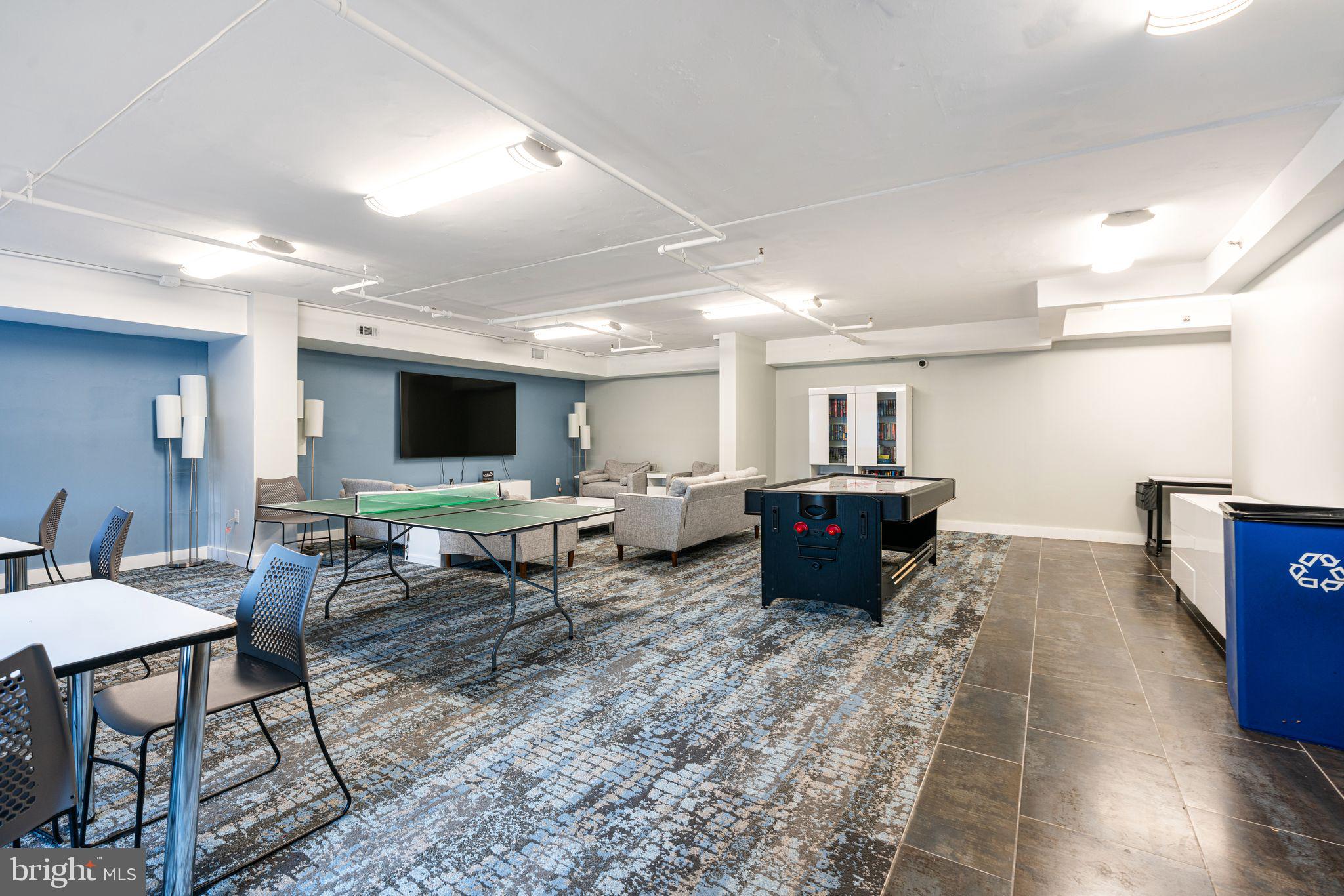 200 LOMBARD STREET 10 703