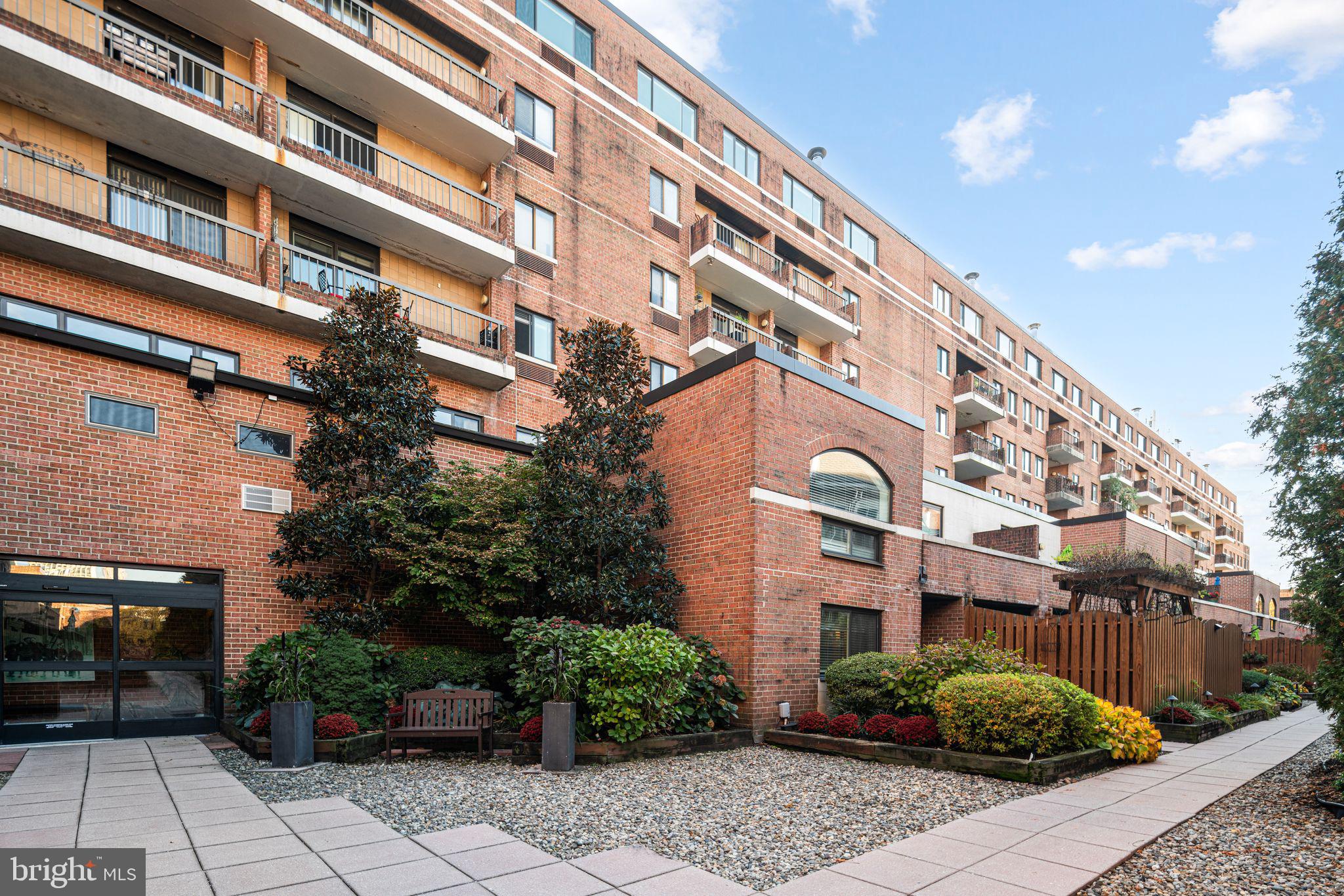 200 LOMBARD STREET 10 703