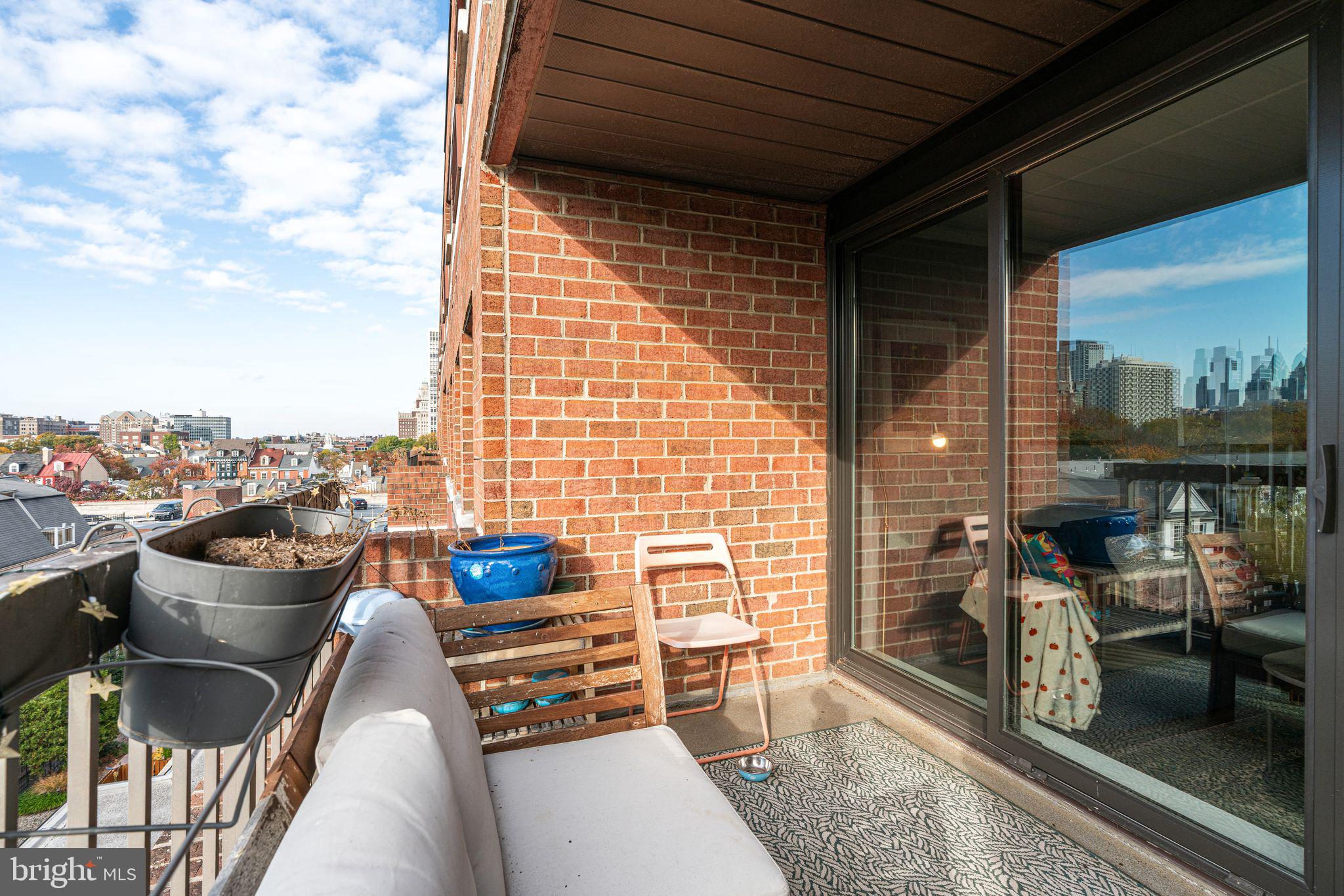 200 LOMBARD STREET 10 703