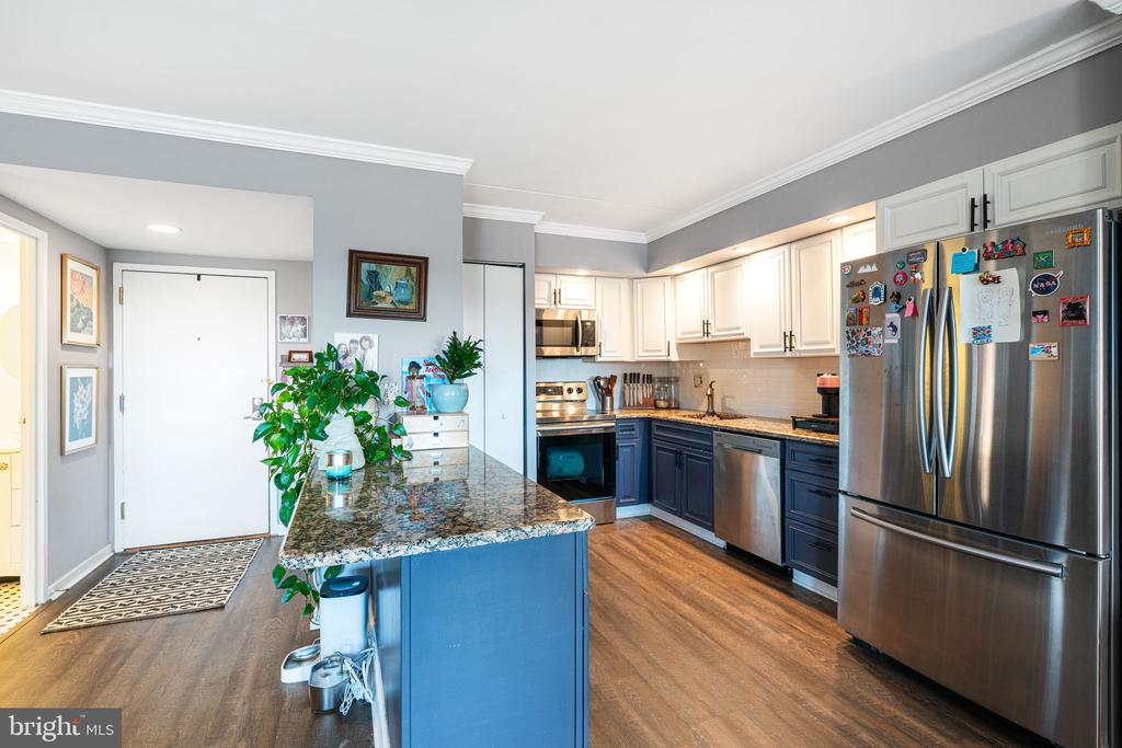 200 LOMBARD STREET 10 703