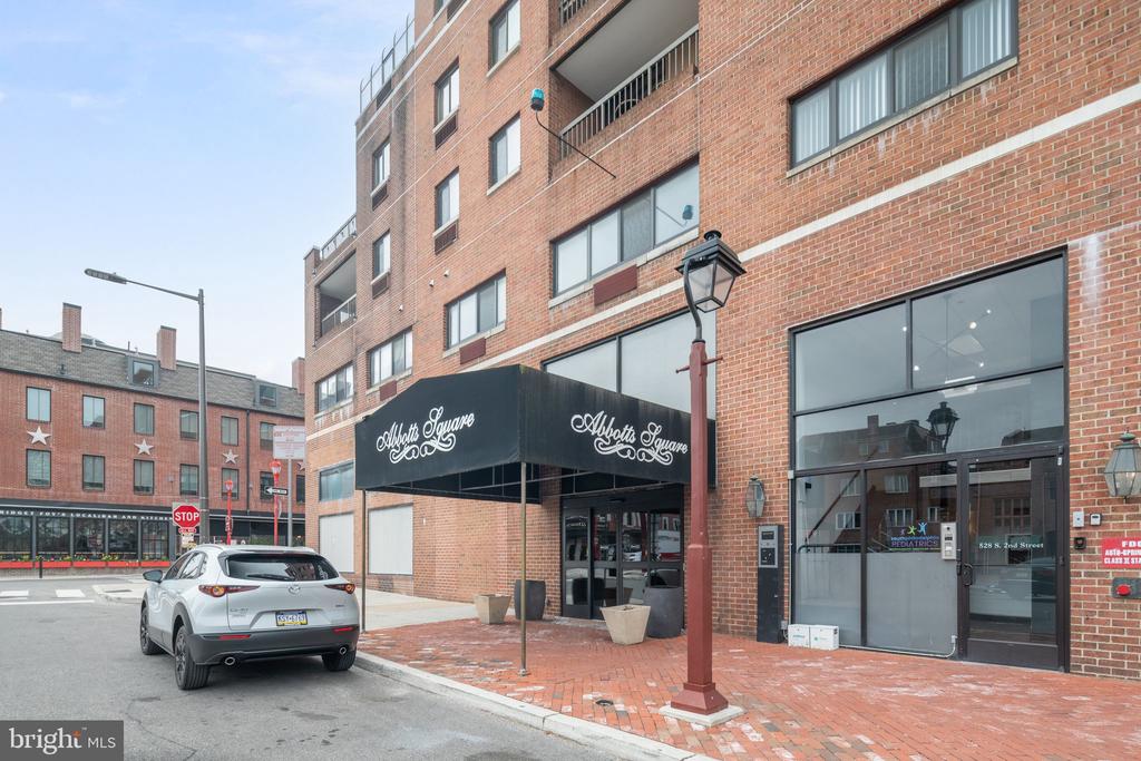 200 LOMBARD STREET 10 703