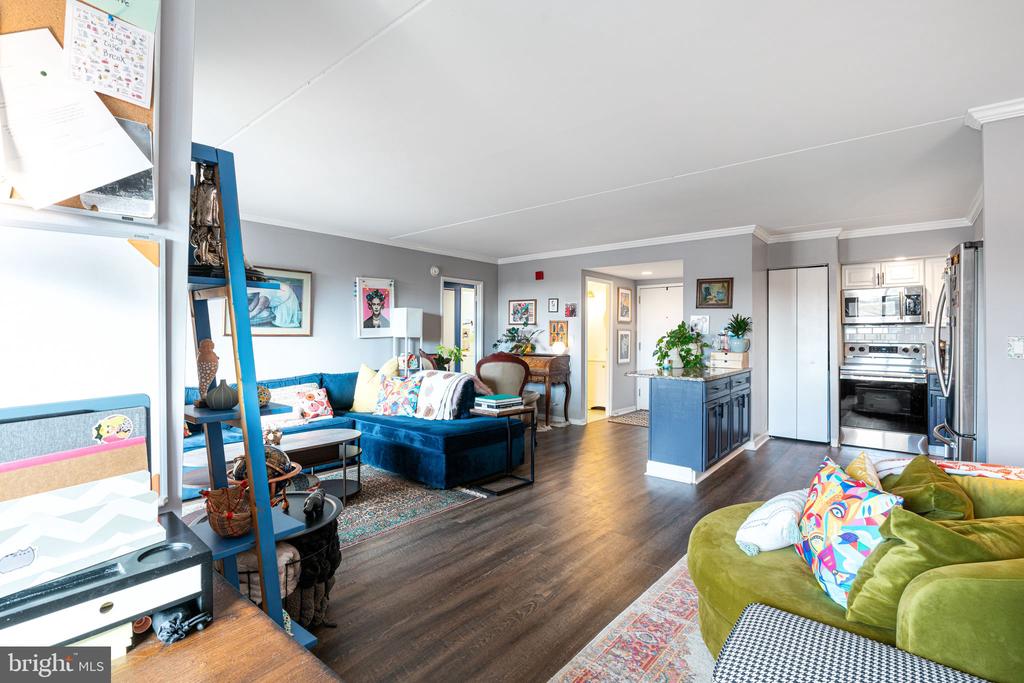 200 LOMBARD STREET 10 703