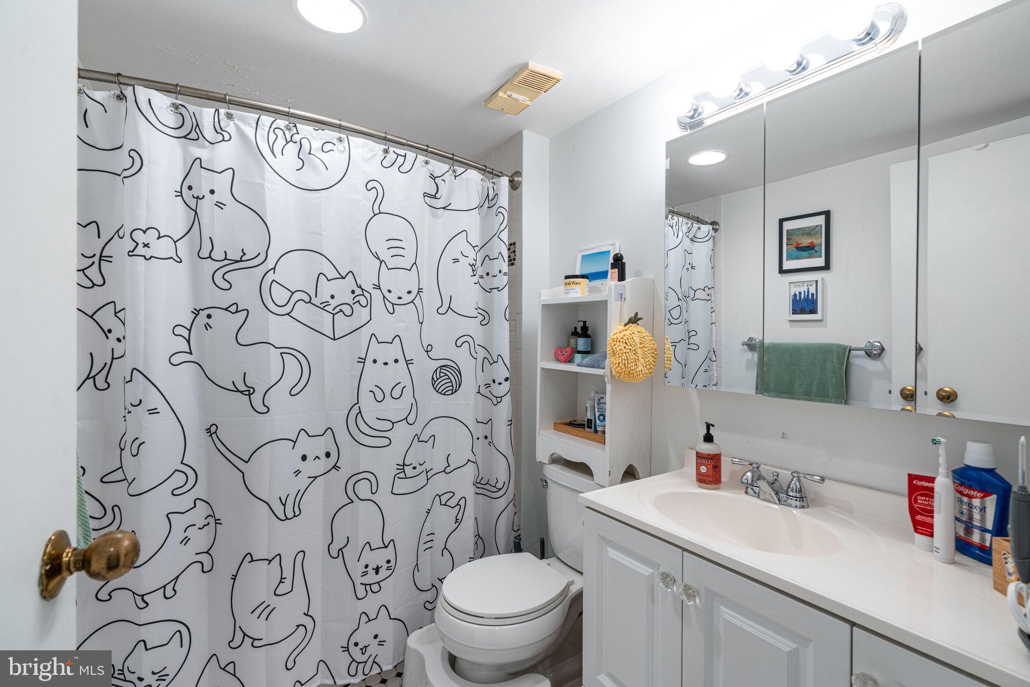 200 LOMBARD STREET 10 703