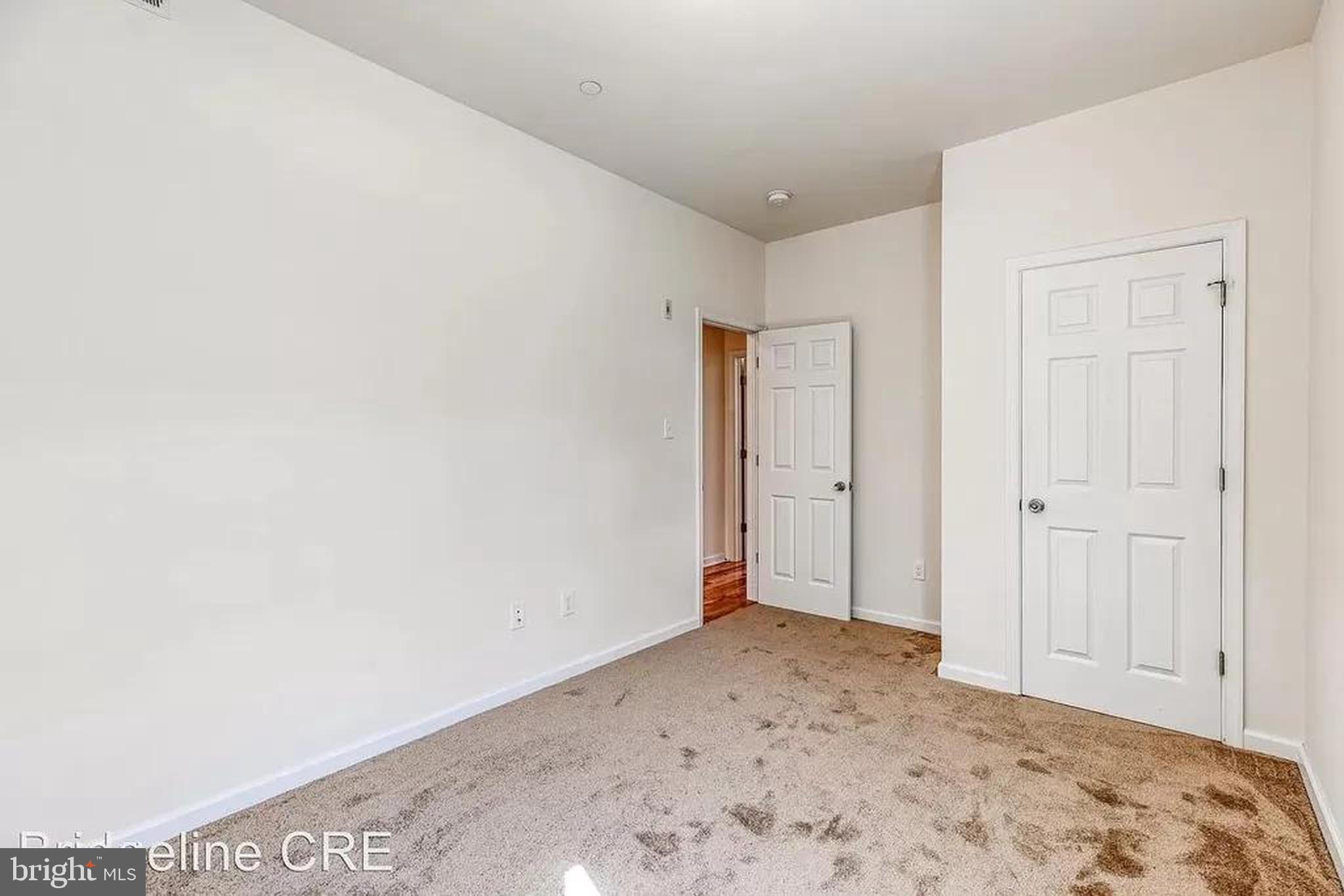 2400 W THOMPSON STREET