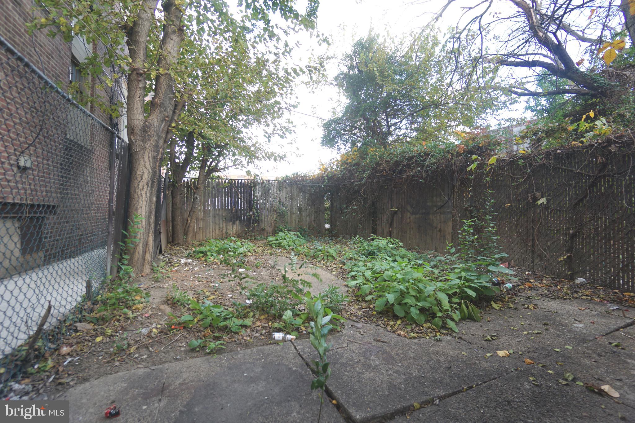 1813 E MADISON STREET