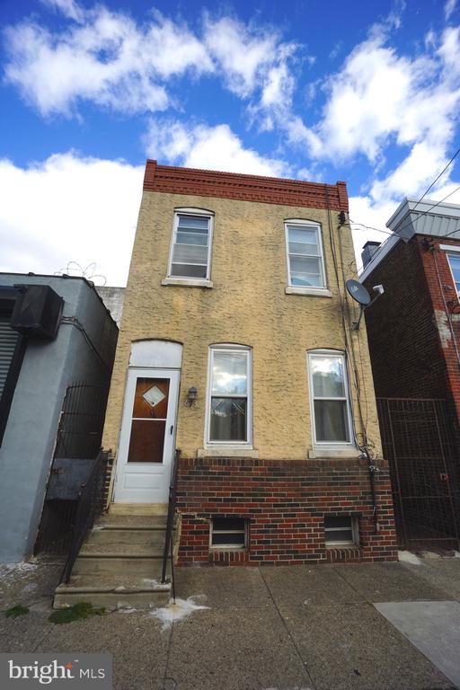 1813 E MADISON STREET