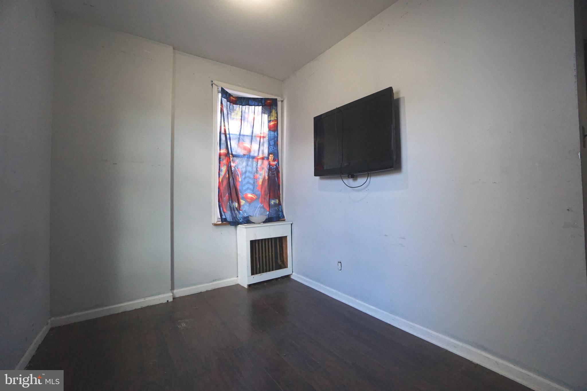 1813 E MADISON STREET