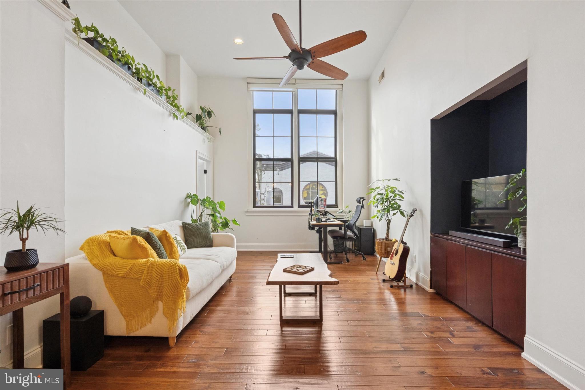 246 FITZWATER STREET 10