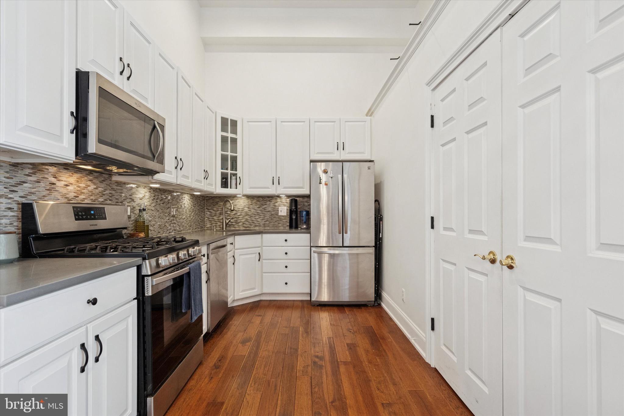 246 FITZWATER STREET 10