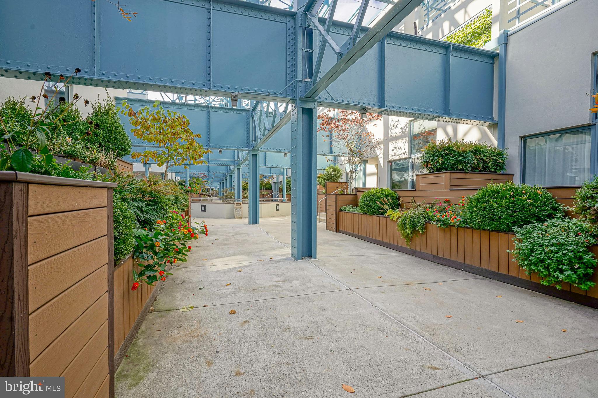 3 N COLUMBUS BOULEVARD 111