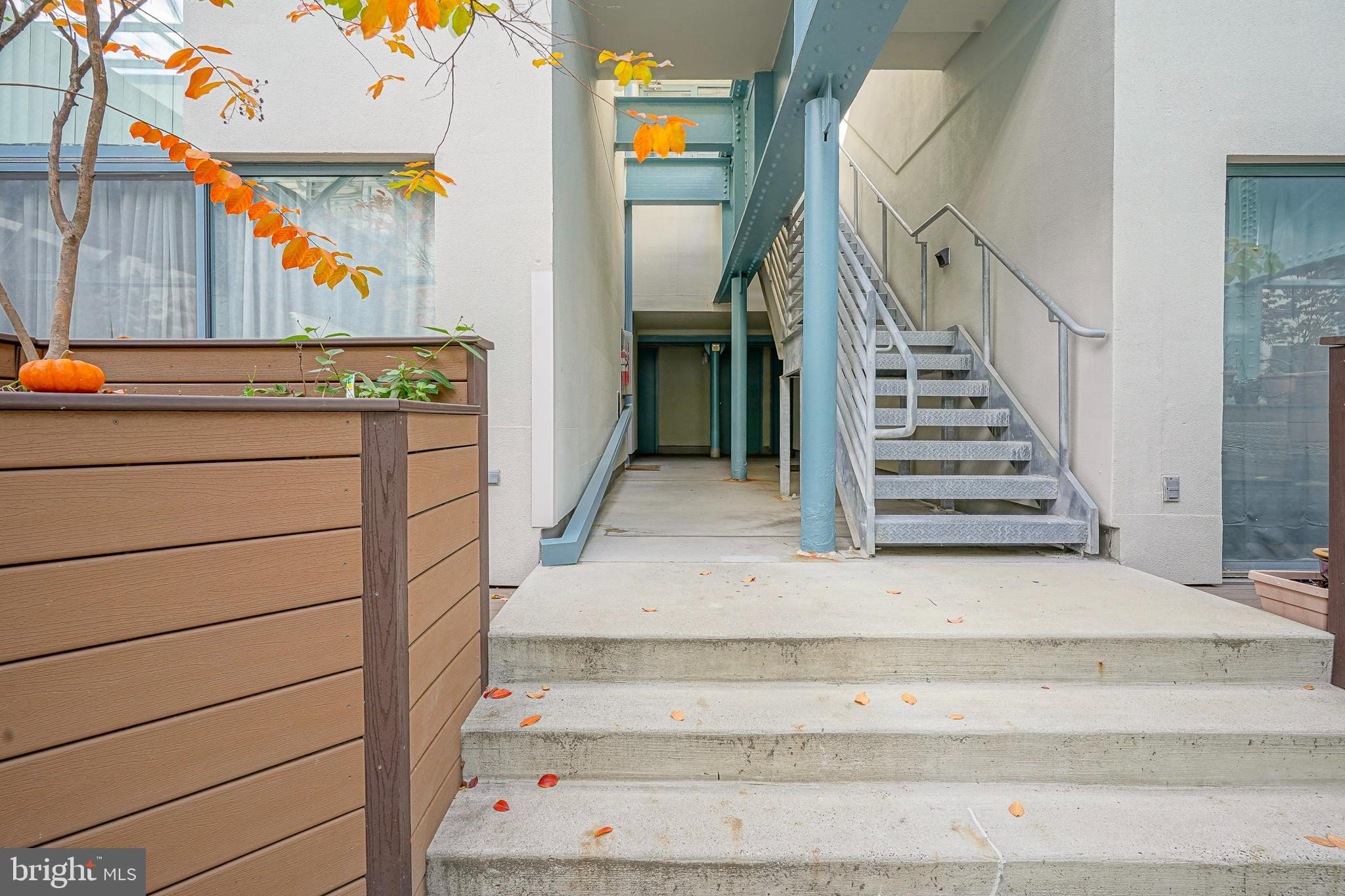 3 N COLUMBUS BOULEVARD 111