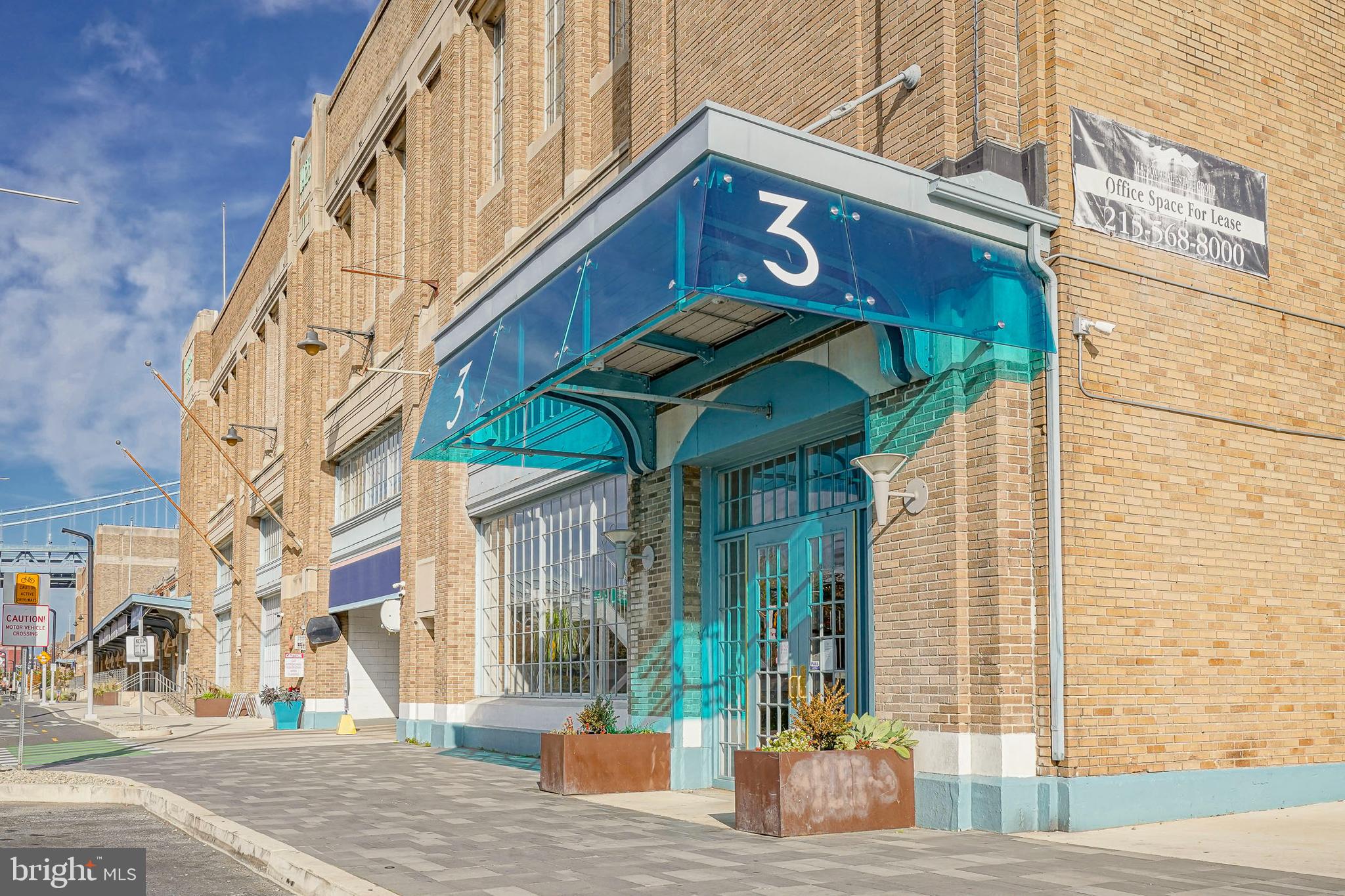 3 N COLUMBUS BOULEVARD 111