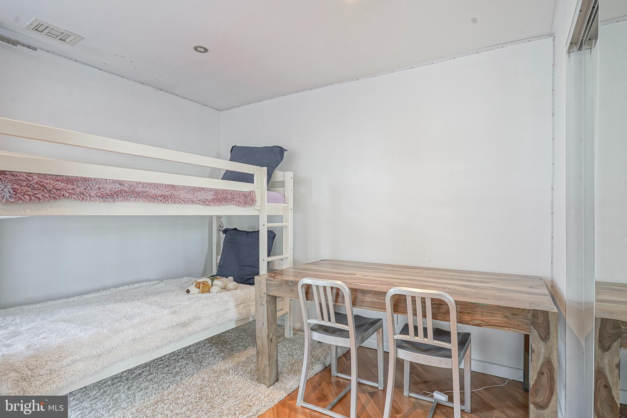 3 N COLUMBUS BOULEVARD 111