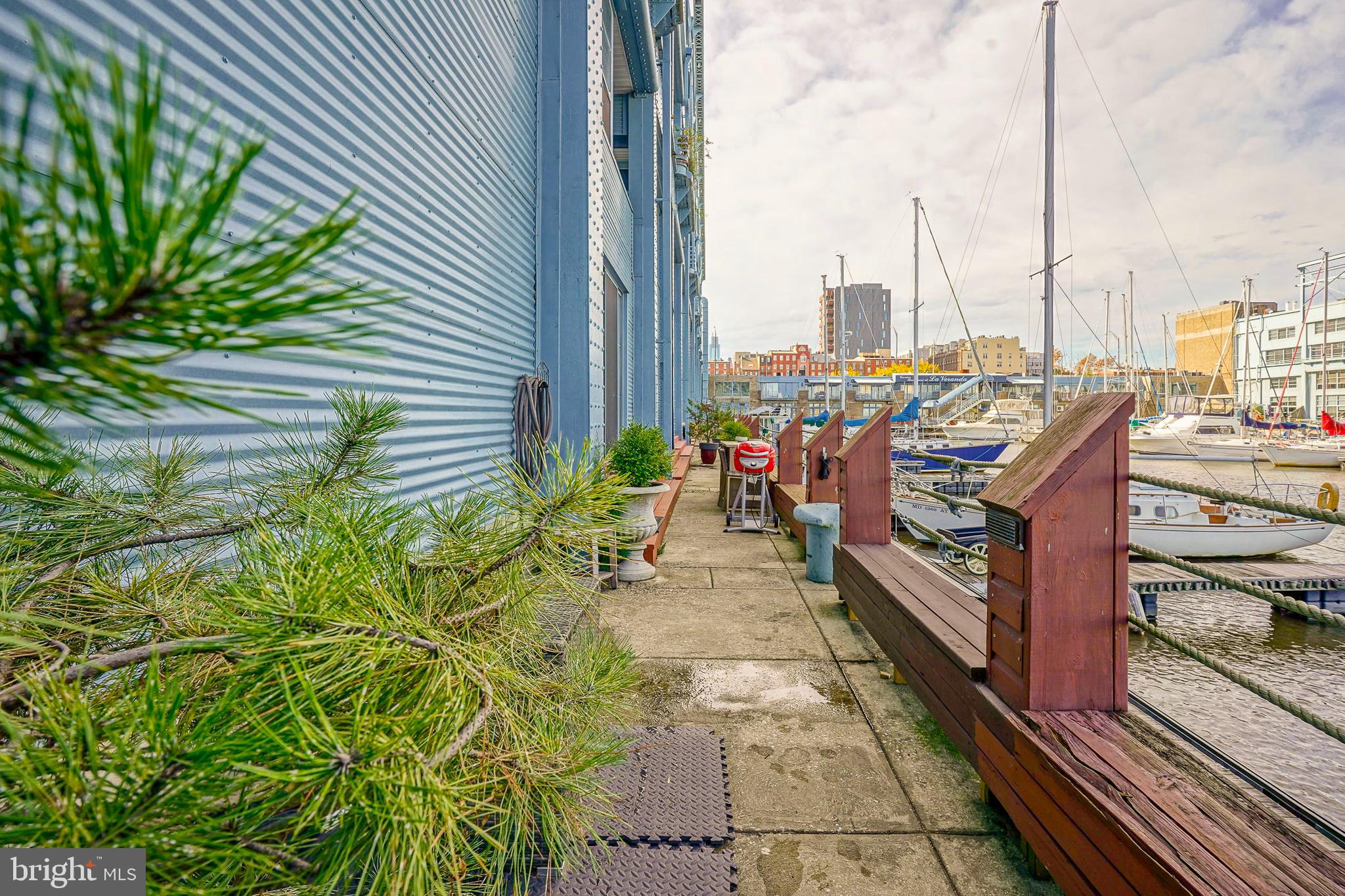 3 N COLUMBUS BOULEVARD 111