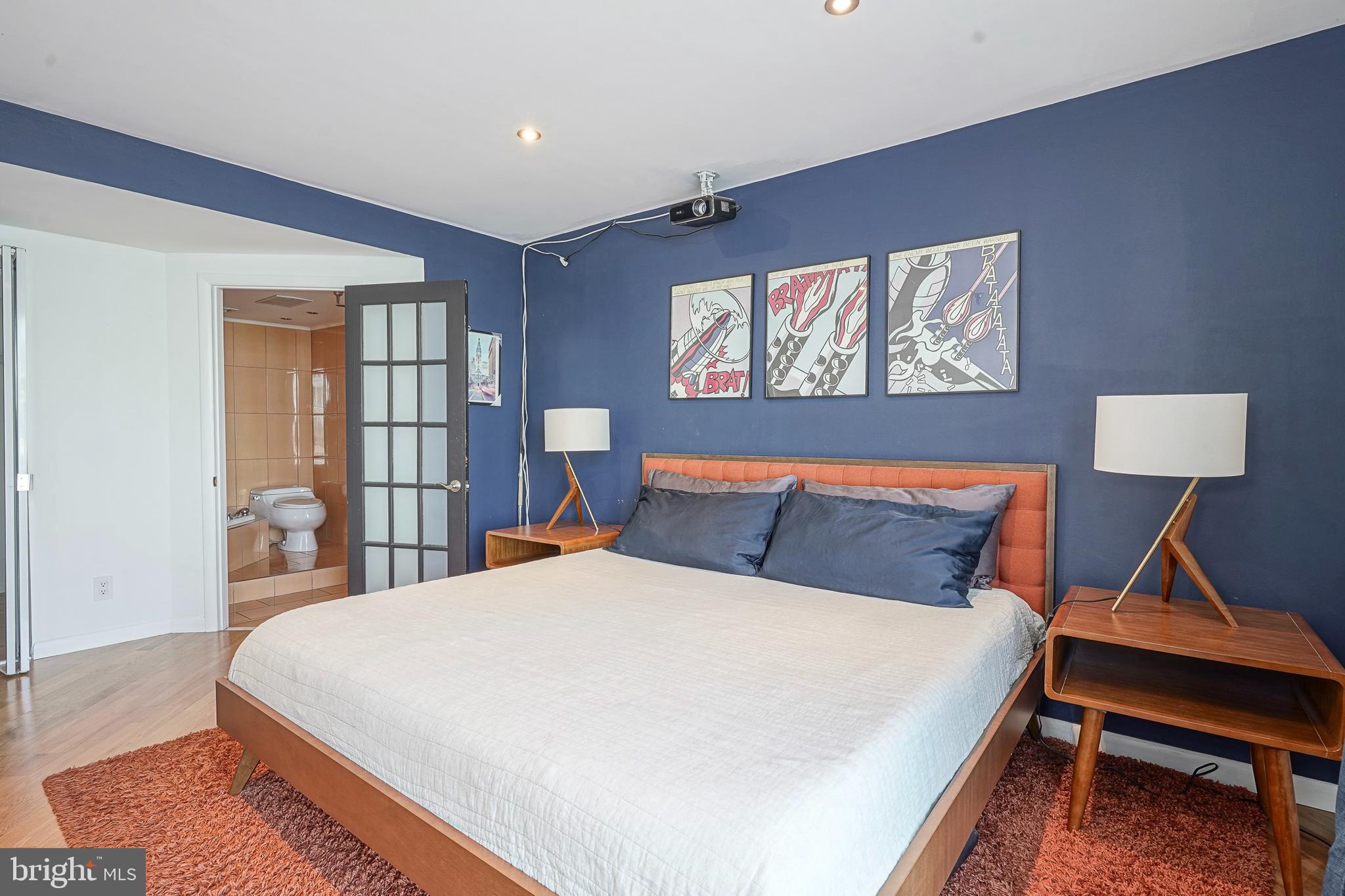 3 N COLUMBUS BOULEVARD 111