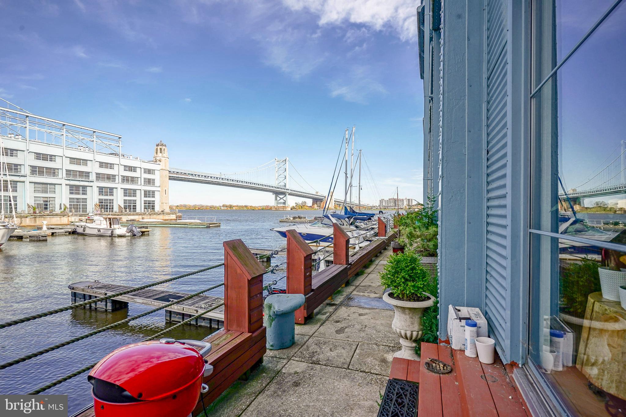 3 N COLUMBUS BOULEVARD 111