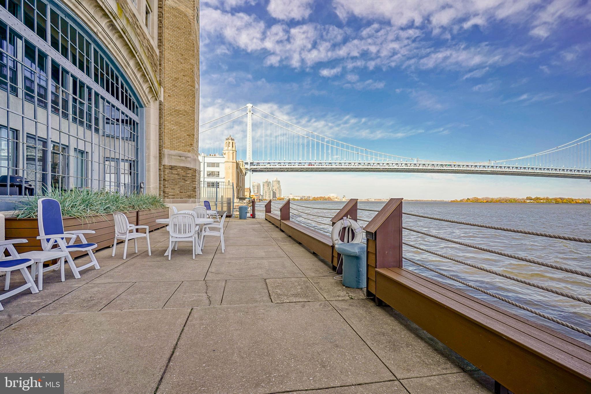 3 N COLUMBUS BOULEVARD 111