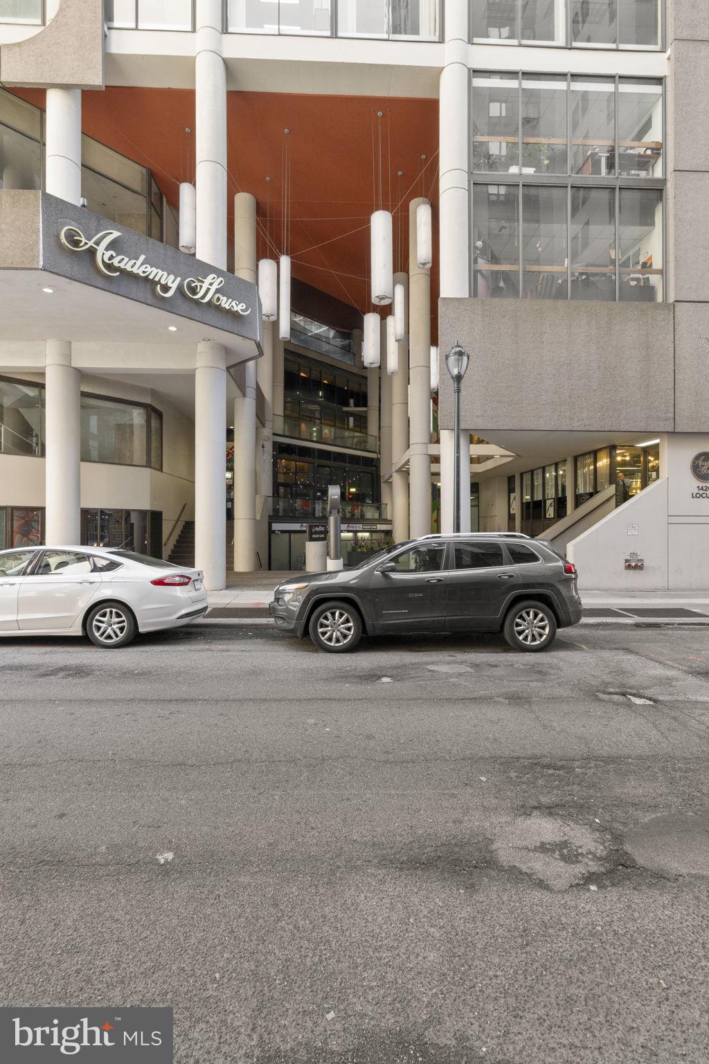 1420 LOCUST STREET 00 7M