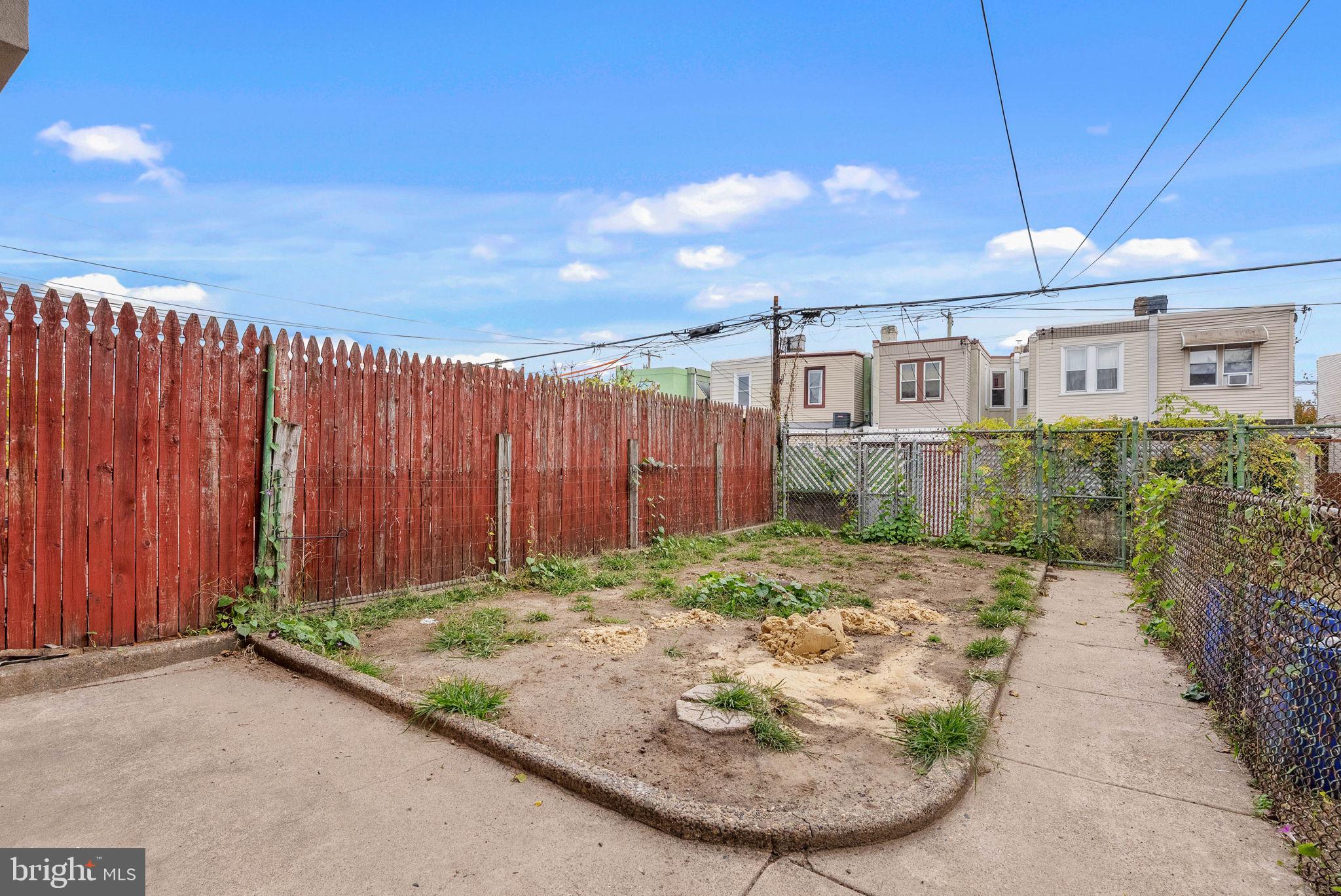 3063 E THOMPSON STREET