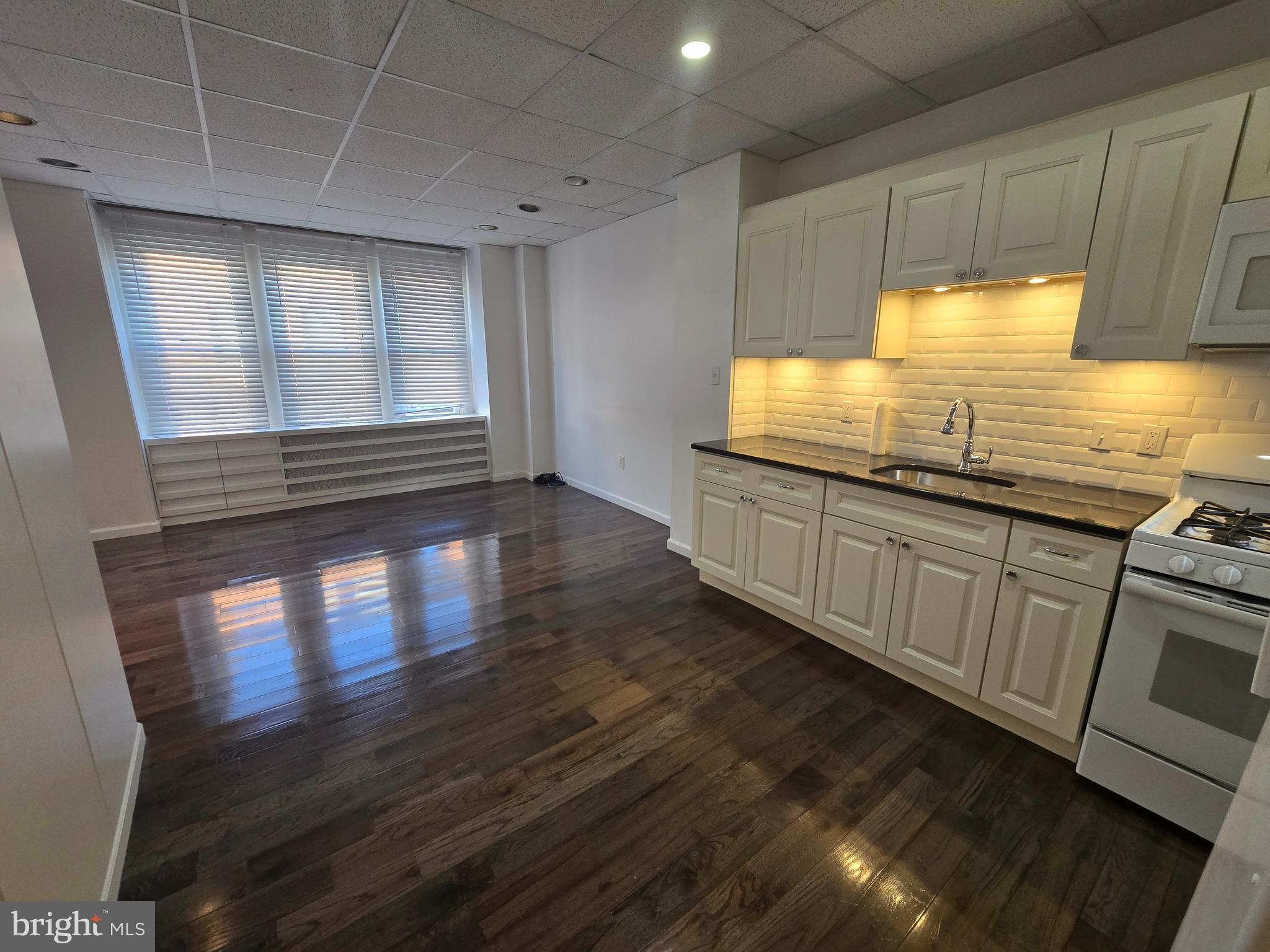 506 BAINBRIDGE STREET