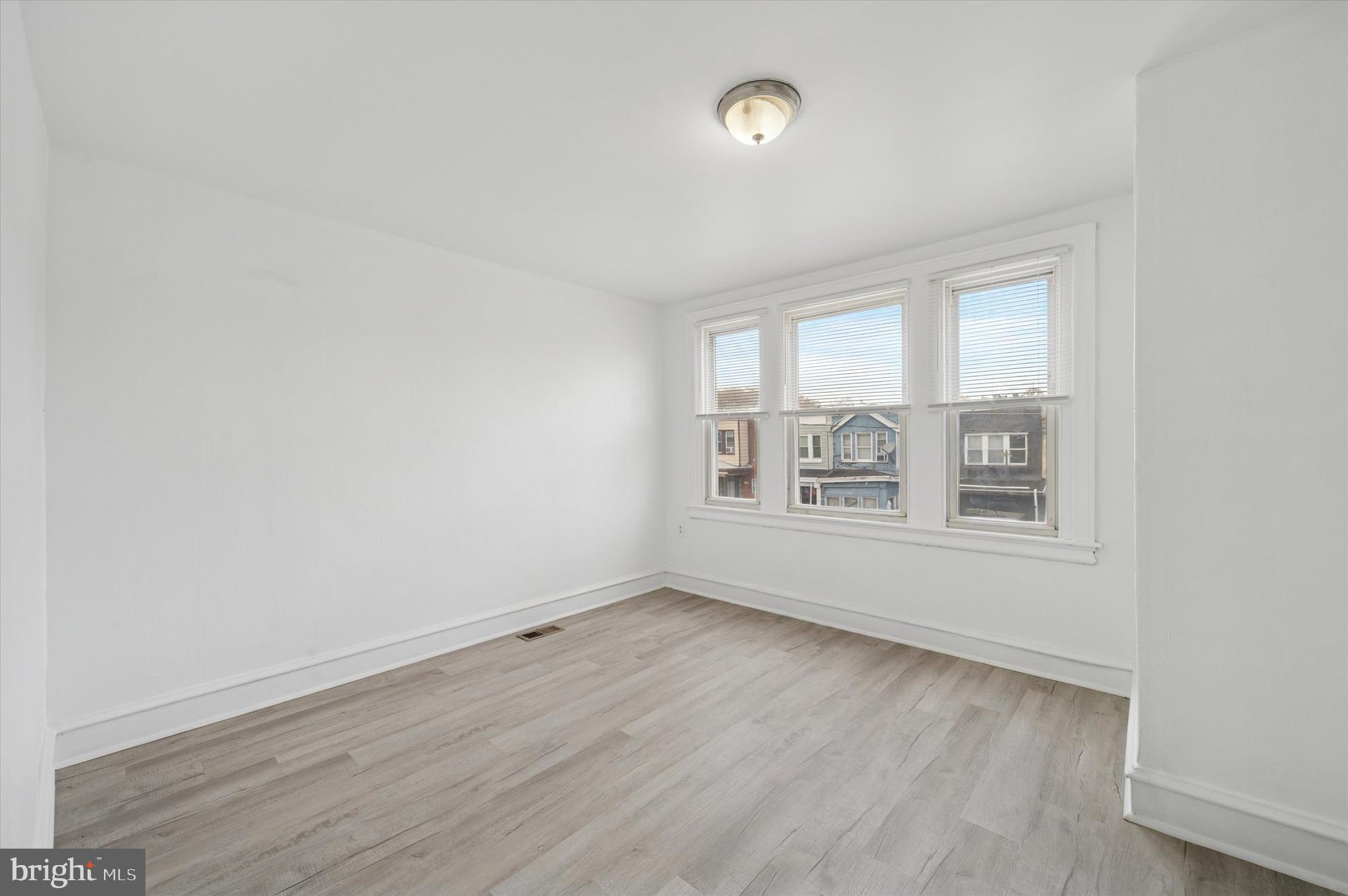 1810 W ROCKLAND STREET