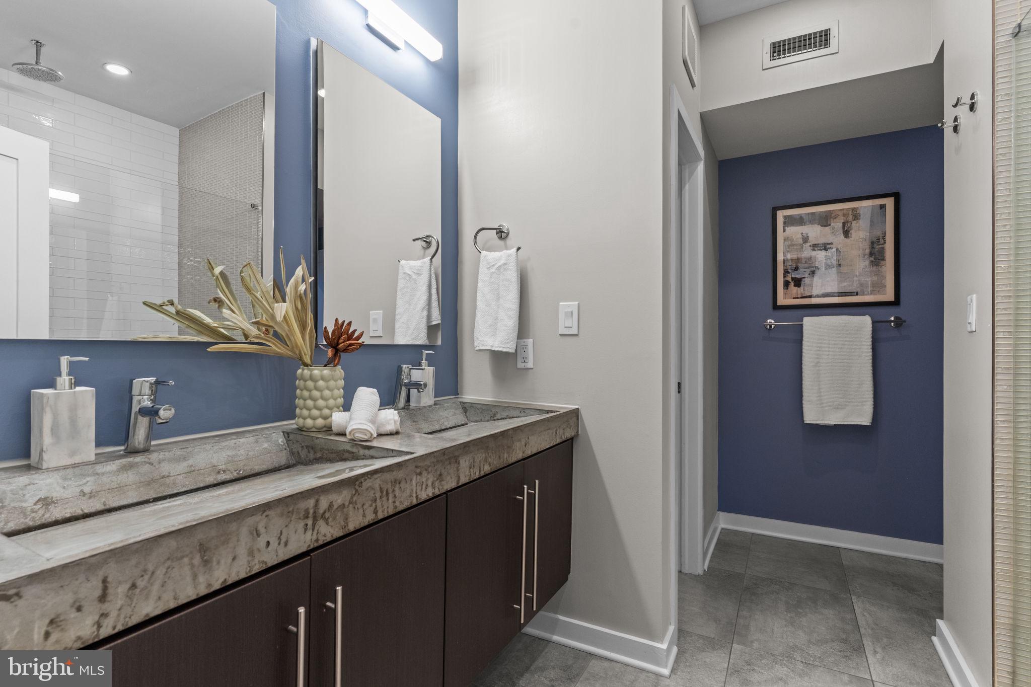 412 MOYER STREET 24 7