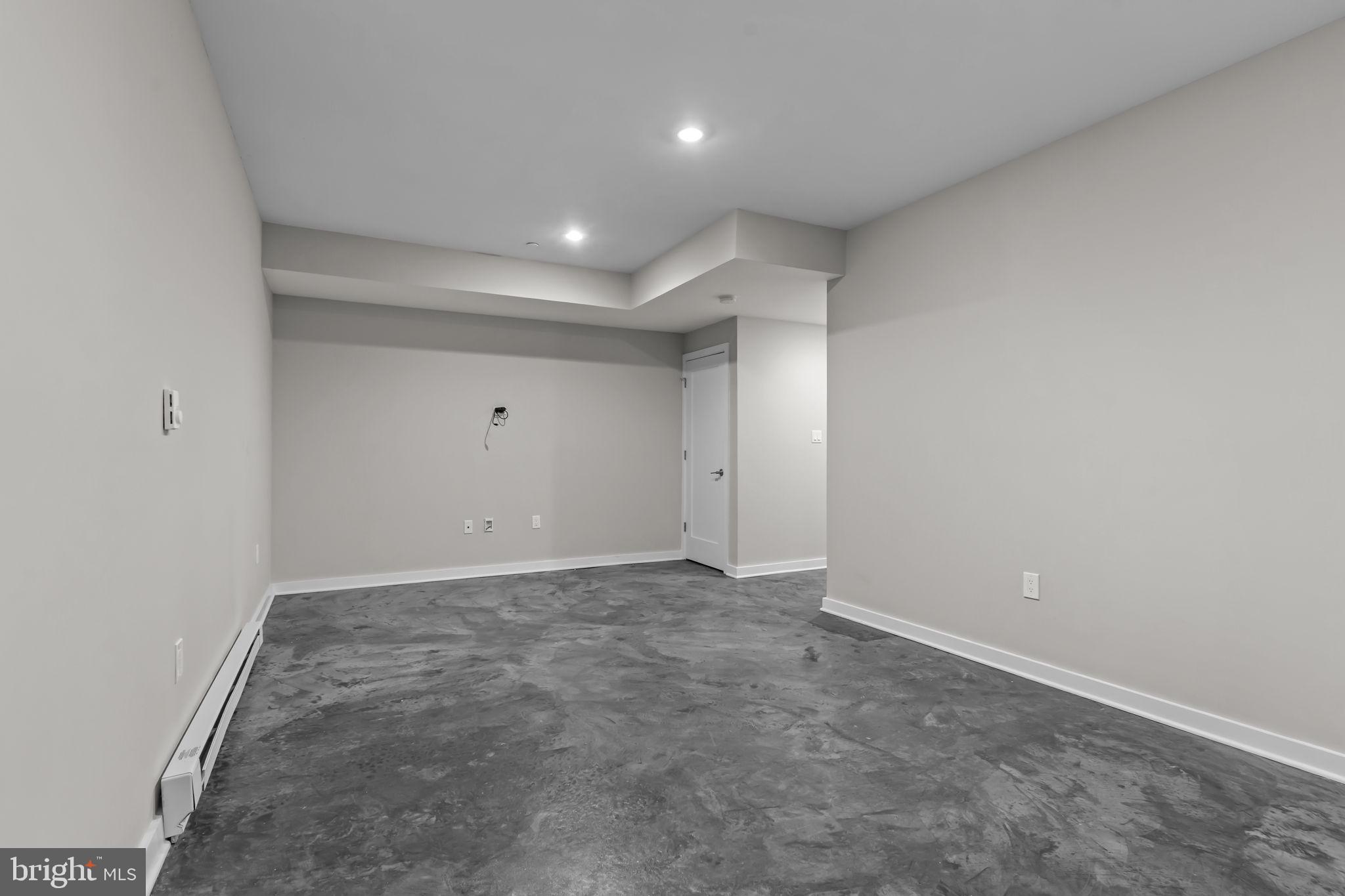 412 MOYER STREET 24 7