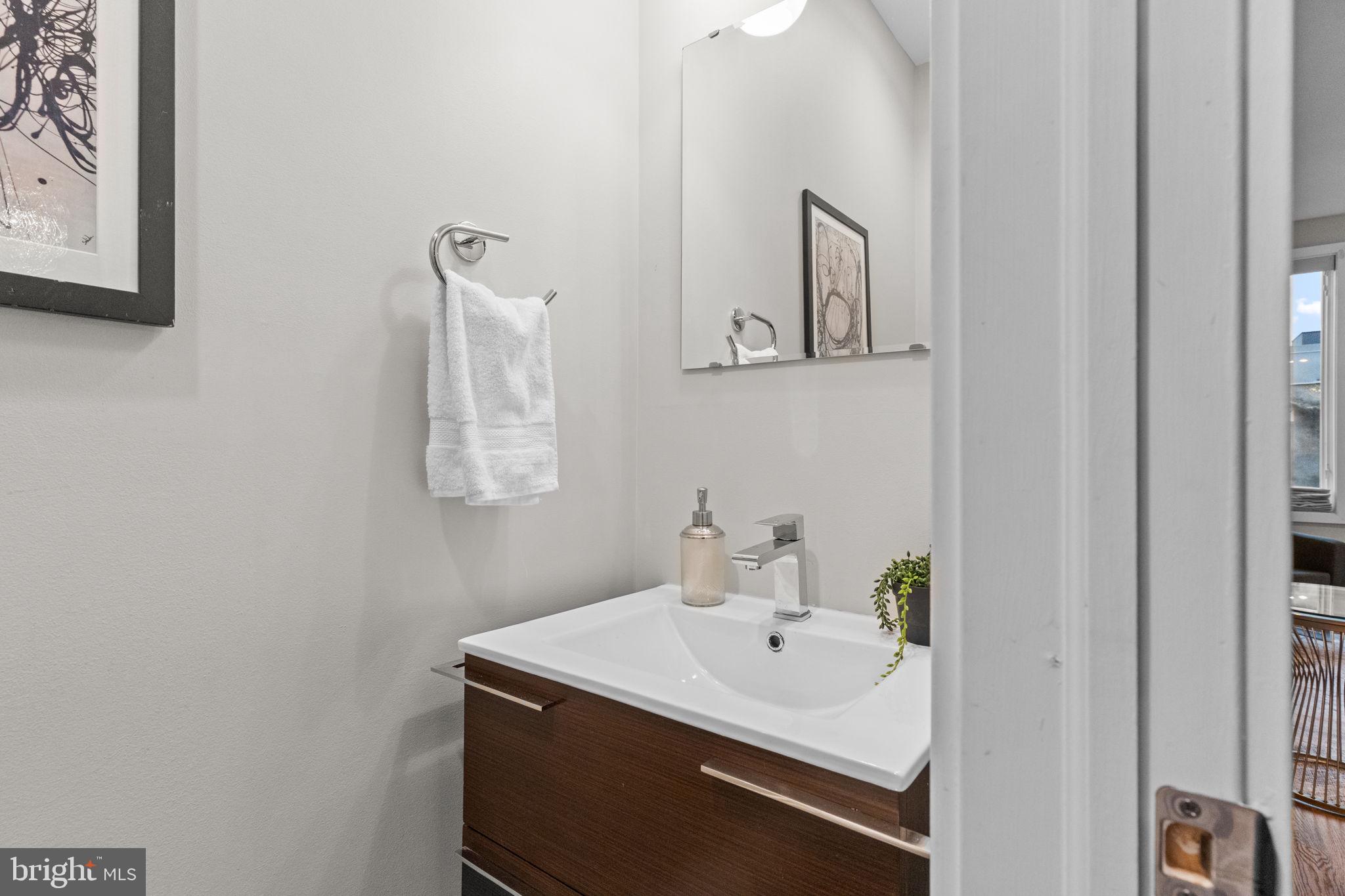 412 MOYER STREET 24 7