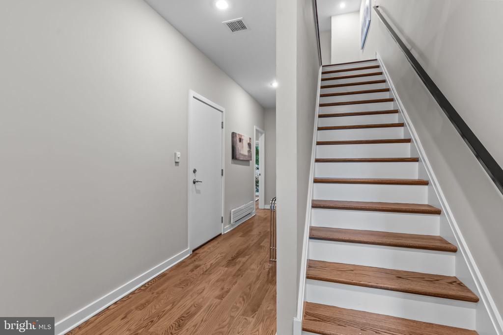 412 MOYER STREET 24 7