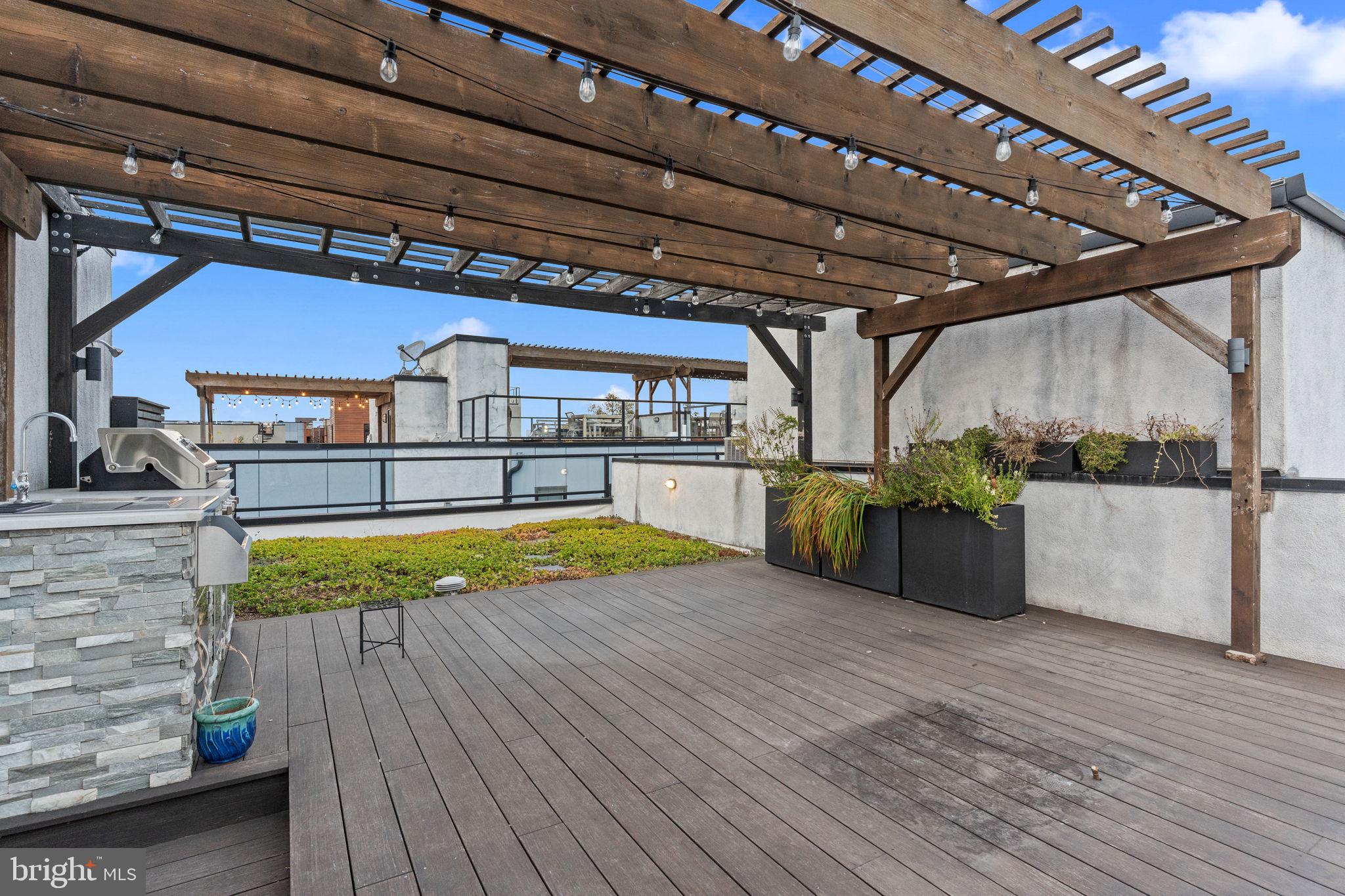 412 MOYER STREET 24 7