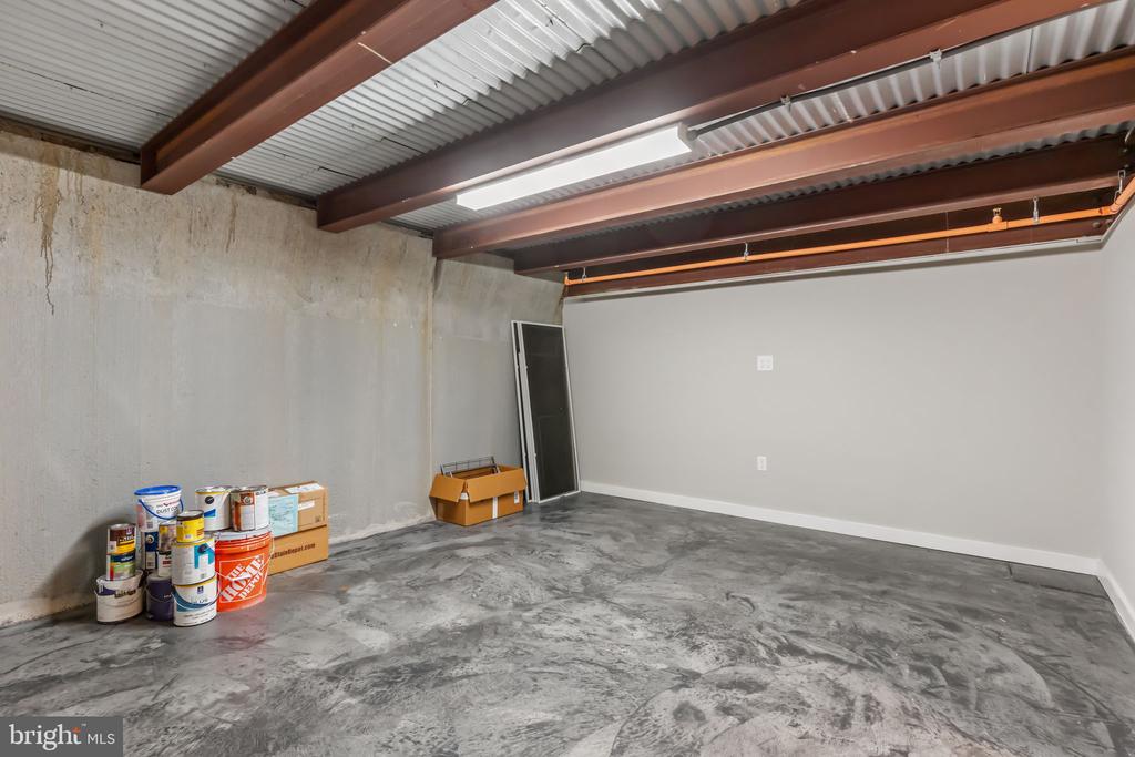 412 MOYER STREET 24 7